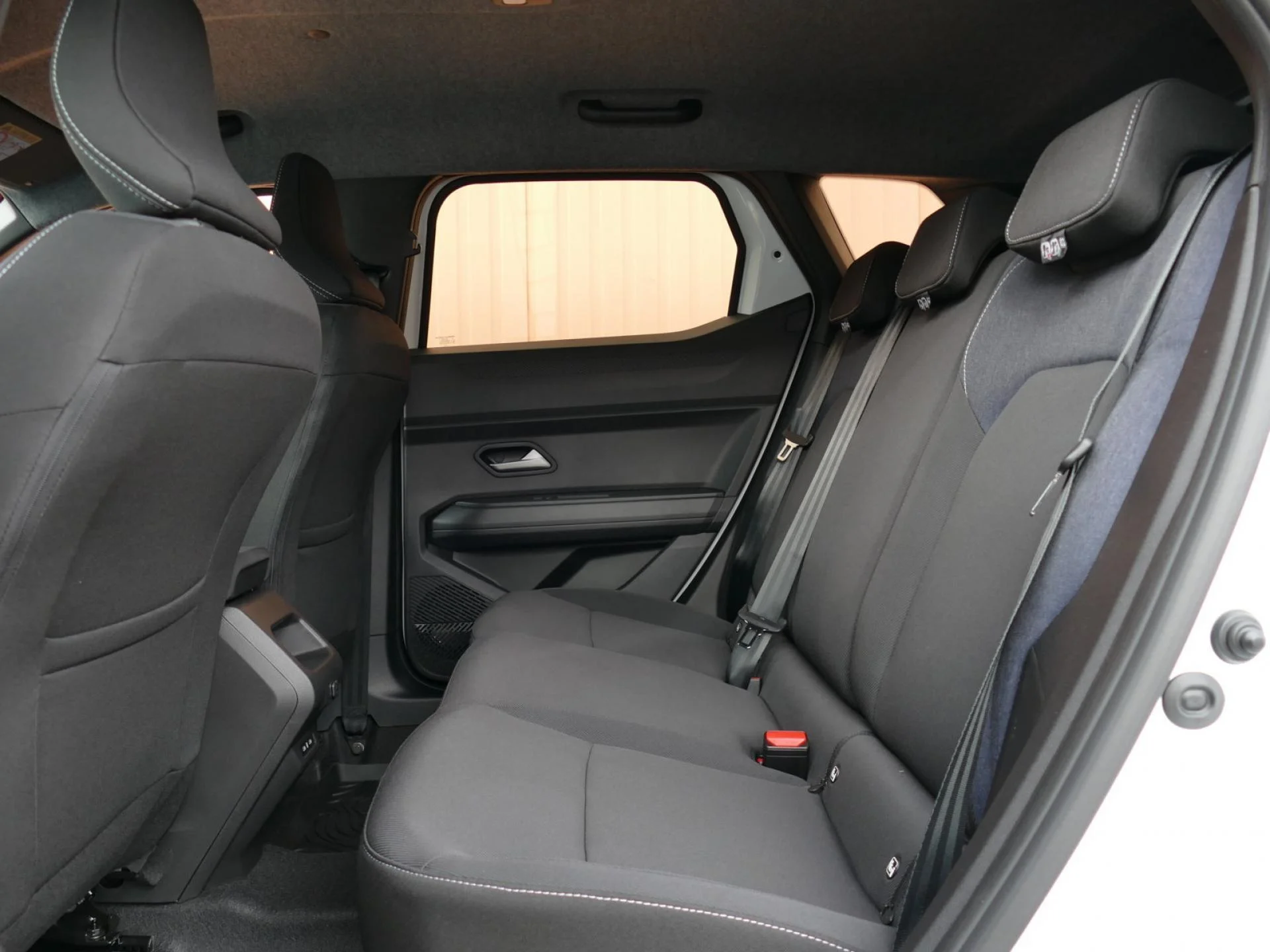 DACIA DUSTER - Miniature 7 sur 23 - Cliquer pour voir cette photo