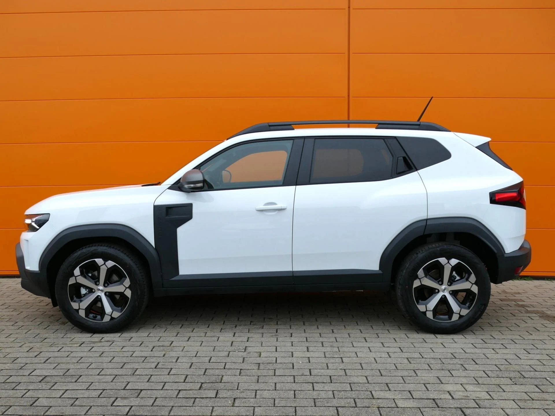 DACIA DUSTER - Miniature 3 sur 32 - Cliquer pour voir cette photo