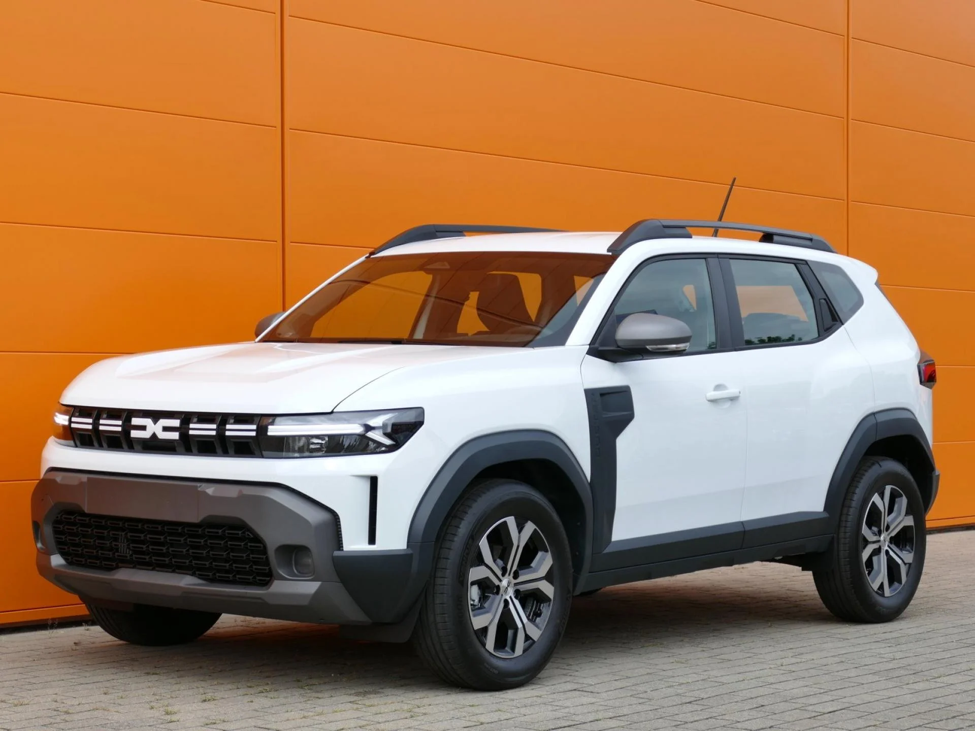 DACIA DUSTER - Miniature 2 sur 23 - Cliquer pour voir cette photo