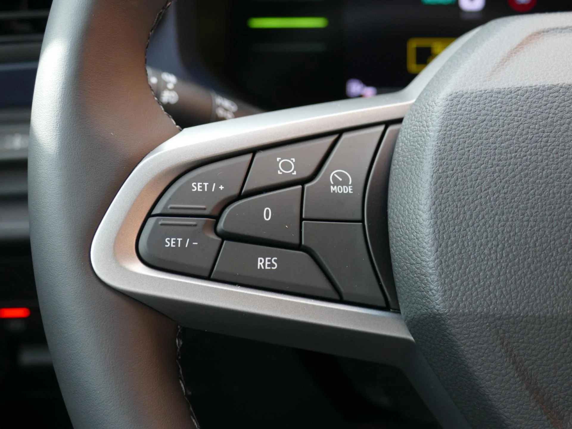 DACIA DUSTER - Miniature 12 sur 23 - Cliquer pour voir cette photo