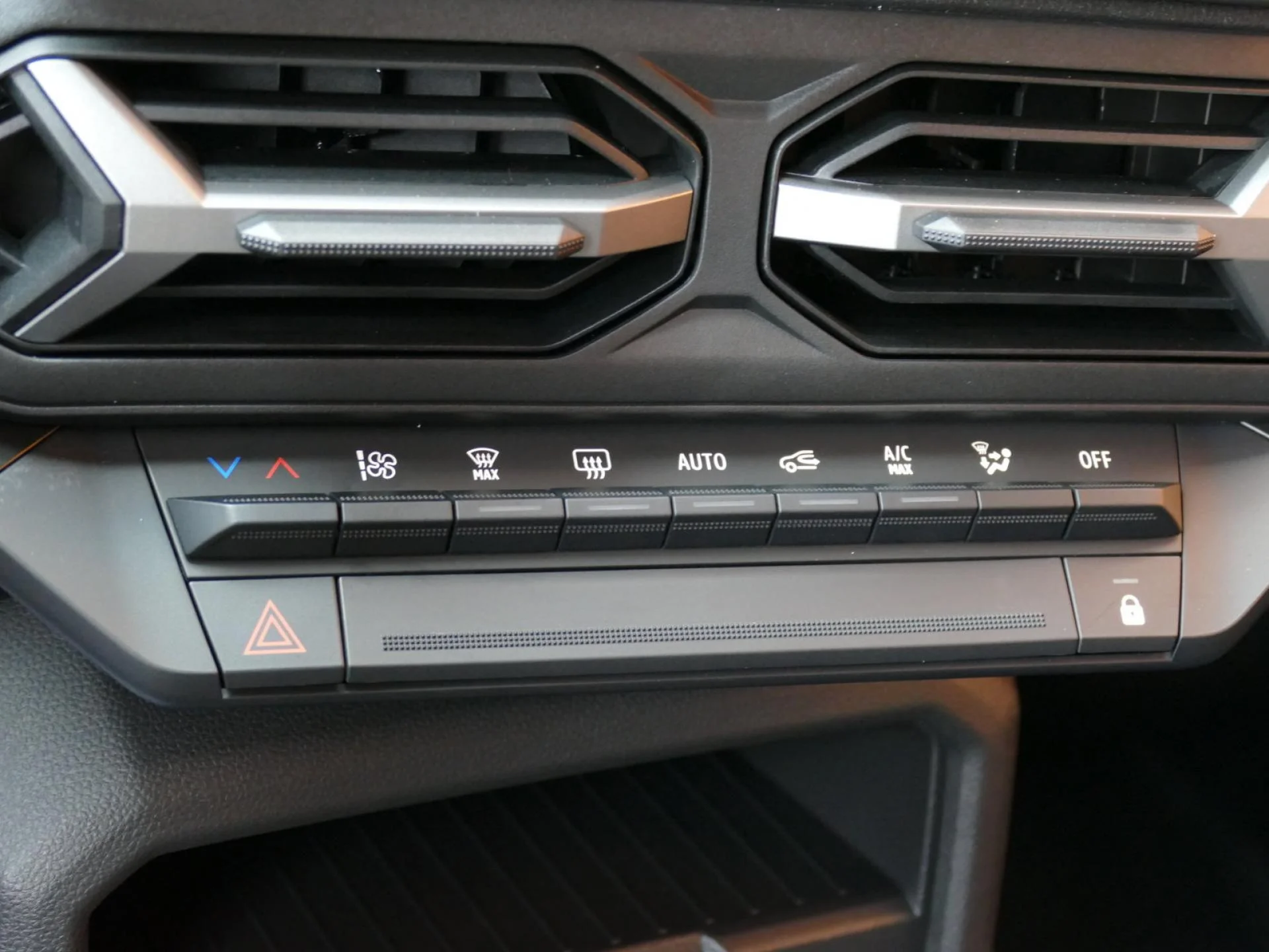 DACIA DUSTER - Miniature 13 sur 32 - Cliquer pour voir cette photo