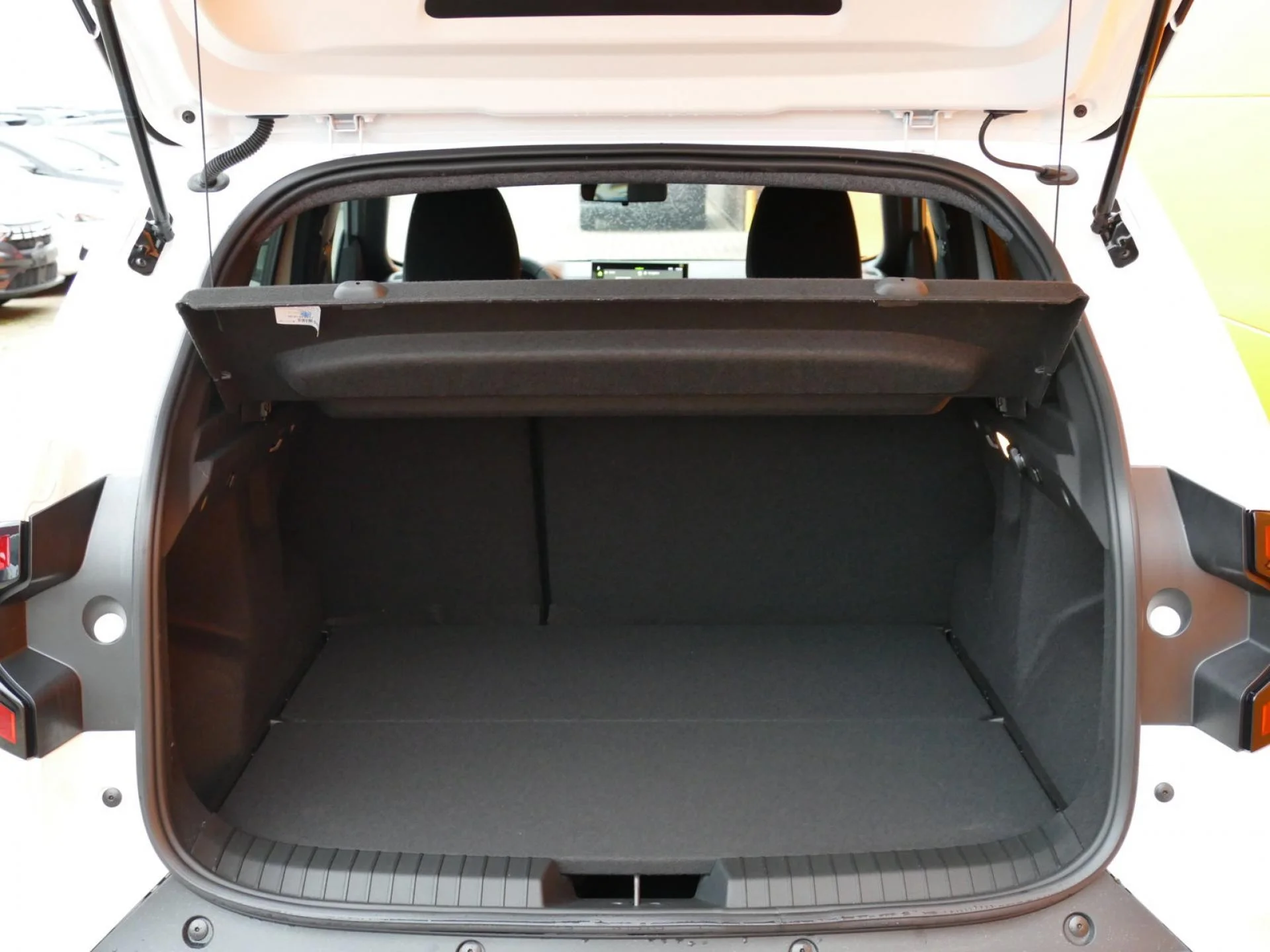DACIA DUSTER - Miniature 8 sur 32 - Cliquer pour voir cette photo