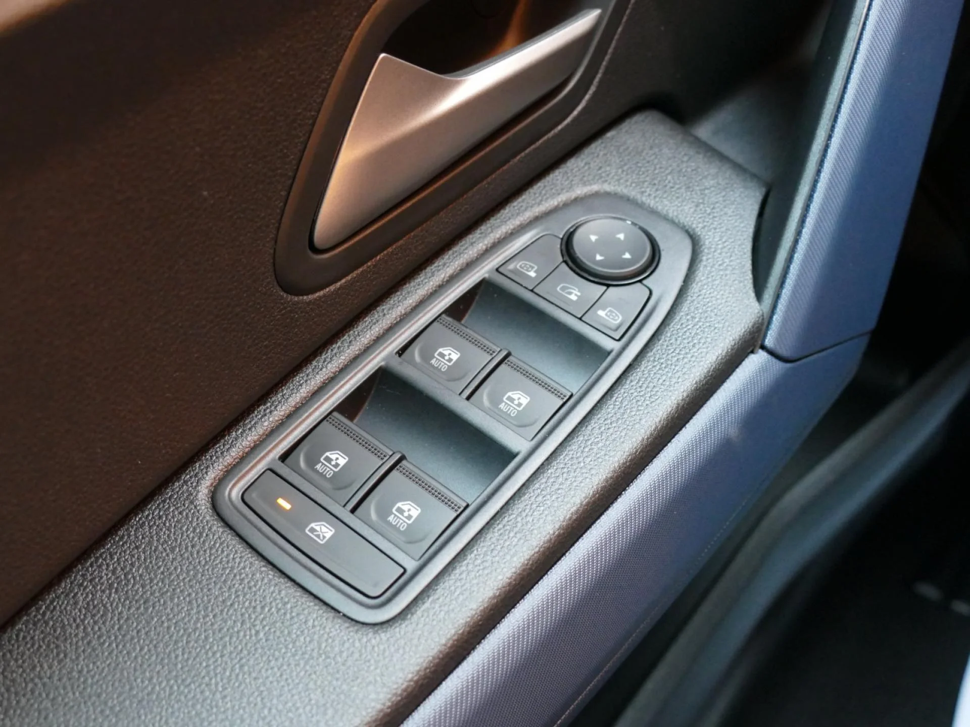 DACIA DUSTER - Miniature 23 sur 32 - Cliquer pour voir cette photo