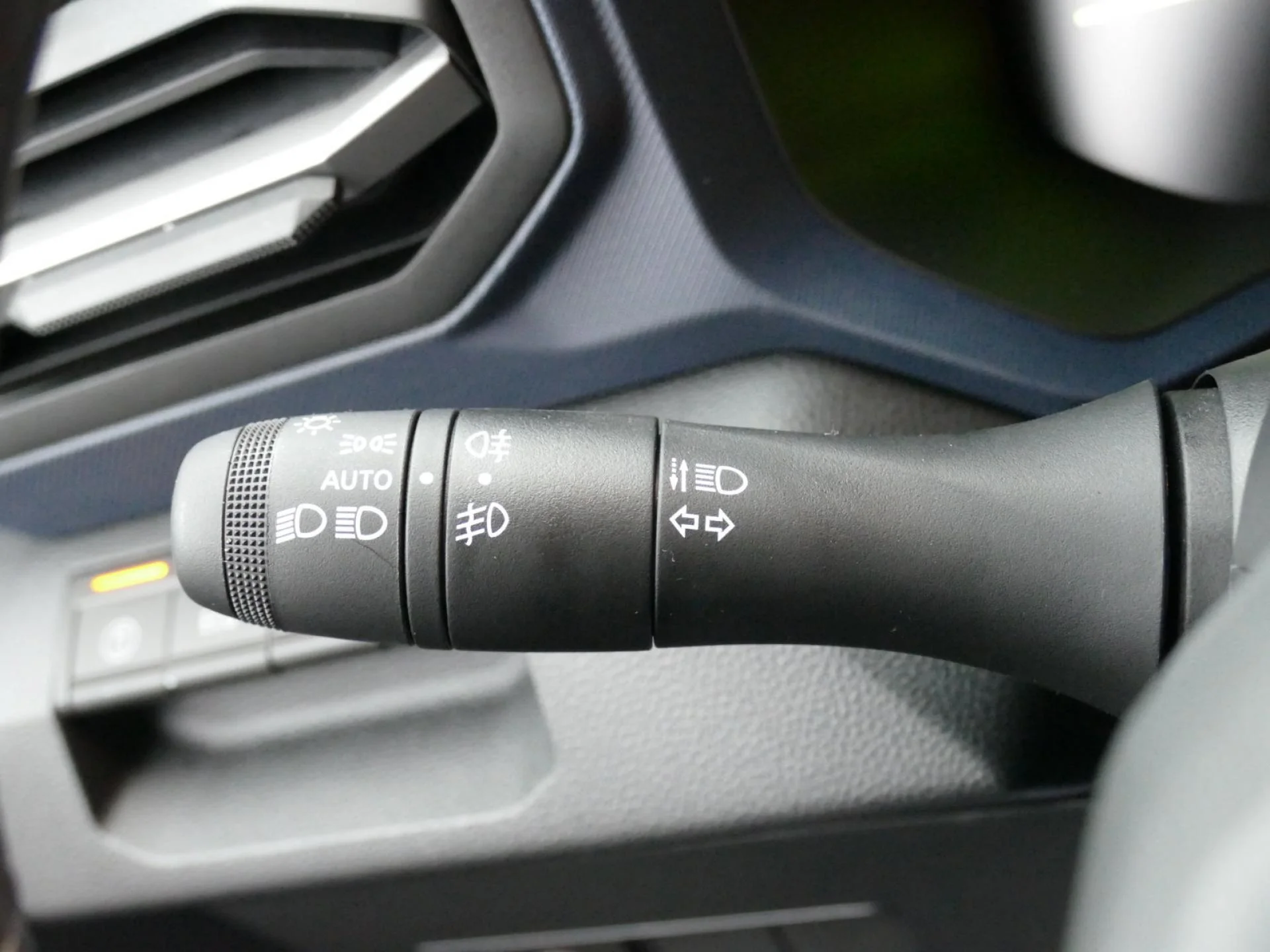 DACIA DUSTER - Miniature 24 sur 32 - Cliquer pour voir cette photo