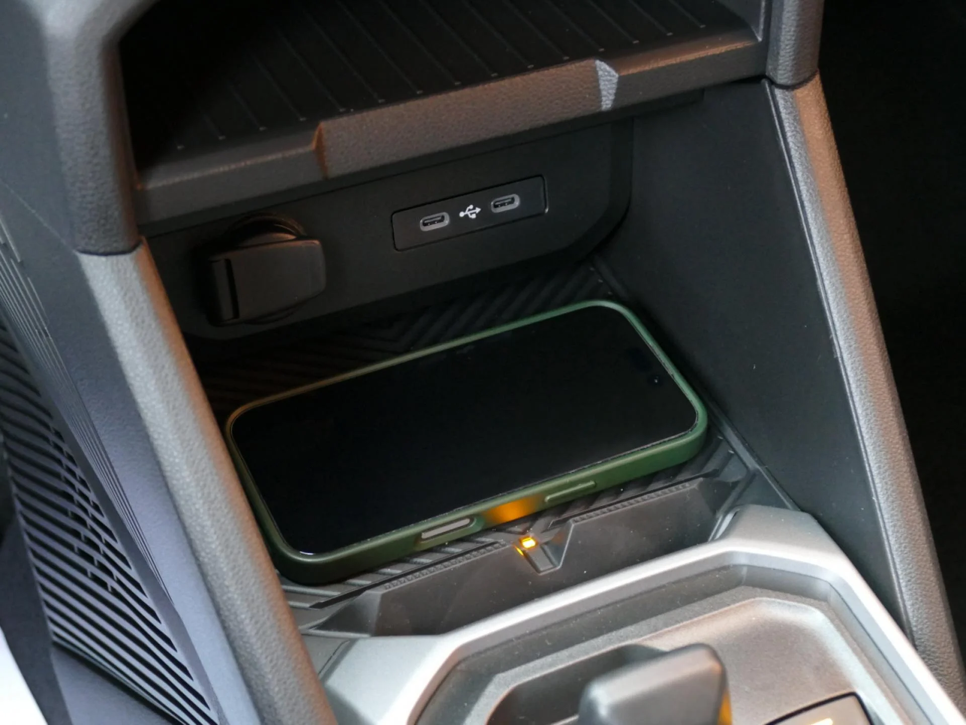 DACIA DUSTER - Miniature 18 sur 32 - Cliquer pour voir cette photo