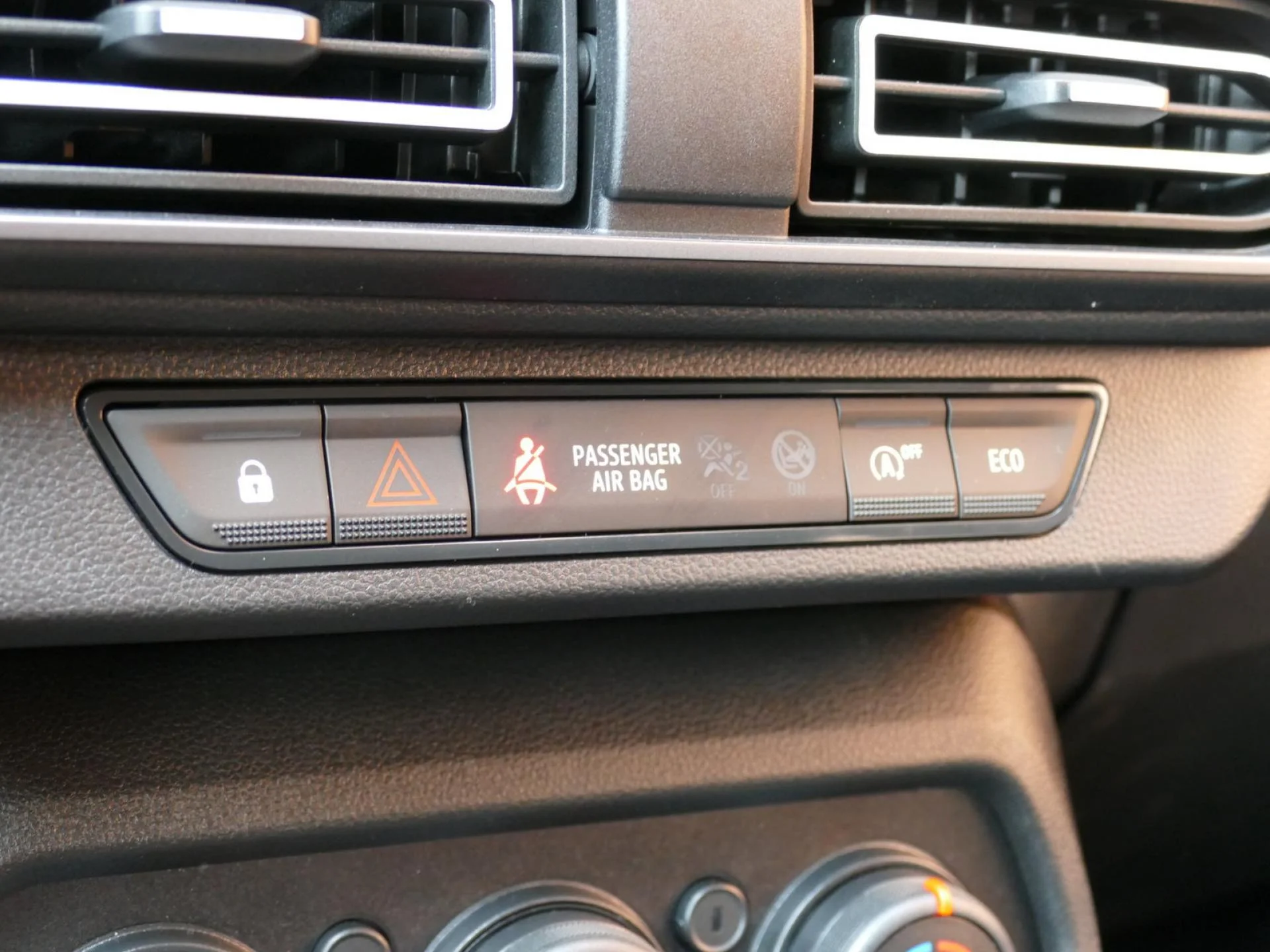 DACIA JOGGER - Miniature 21 sur 33 - Cliquer pour voir cette photo