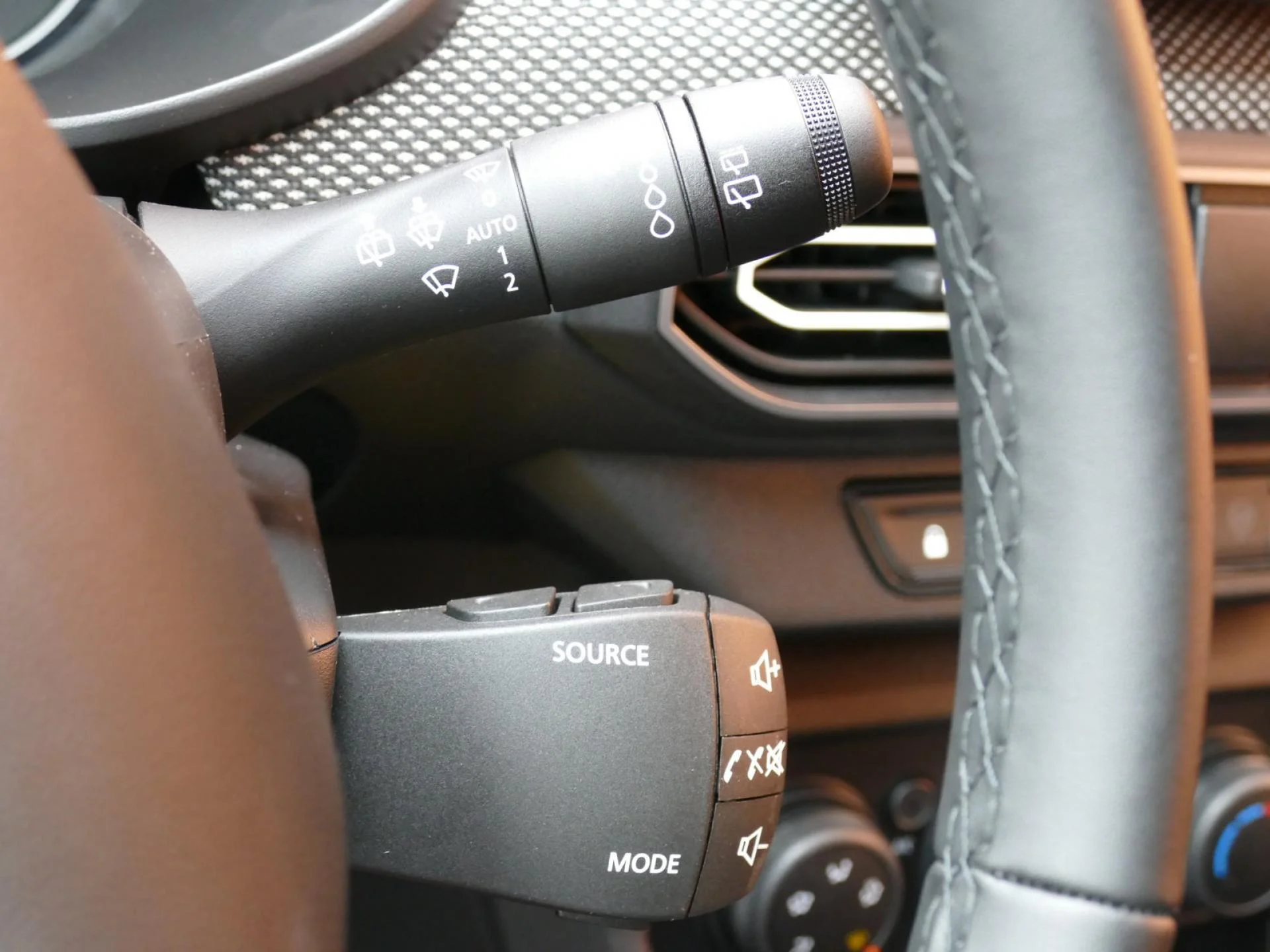 DACIA JOGGER - Miniature 26 sur 33 - Cliquer pour voir cette photo