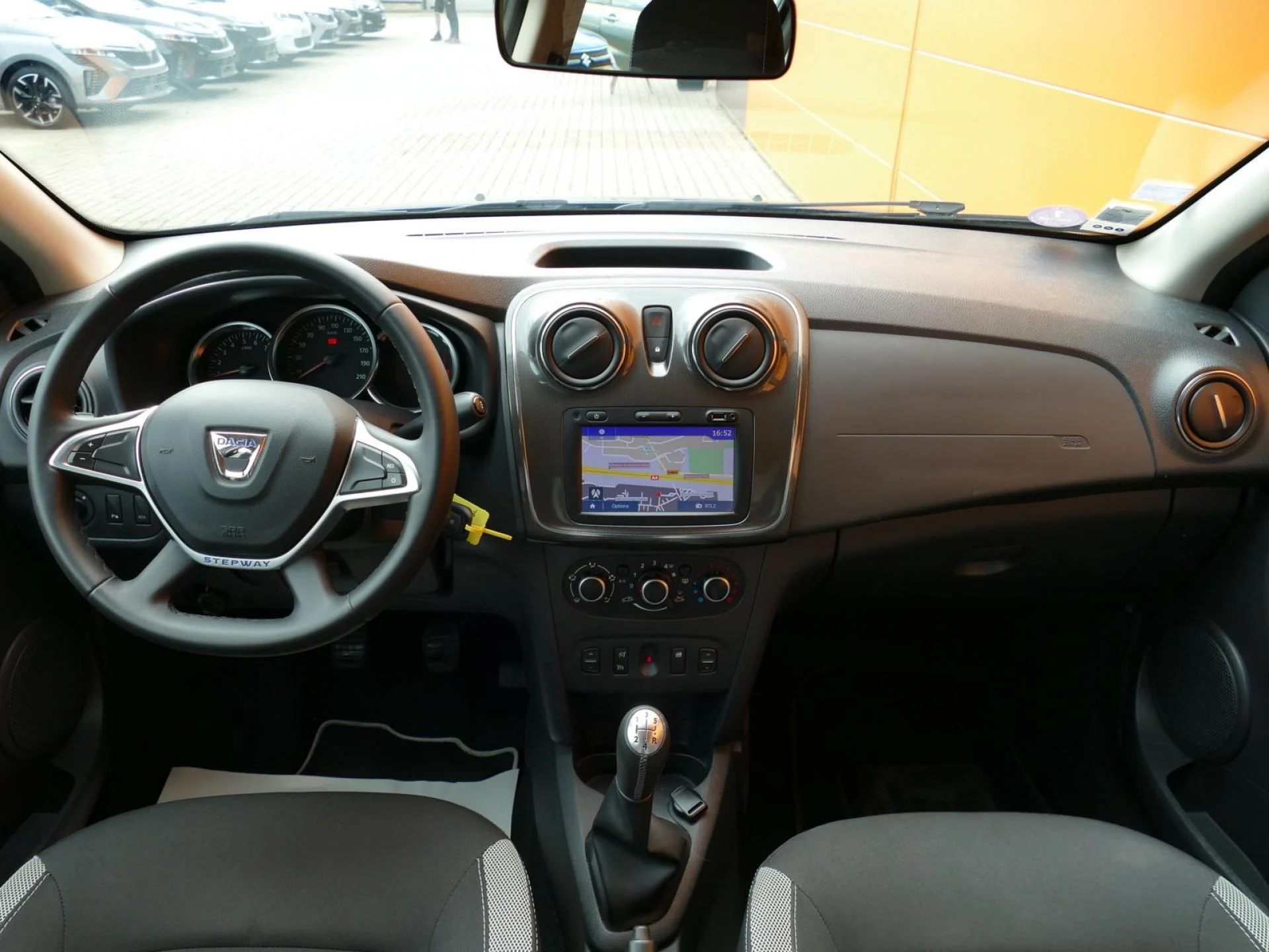 DACIA SANDERO - Miniature 5 sur 32 - Cliquer pour voir cette photo