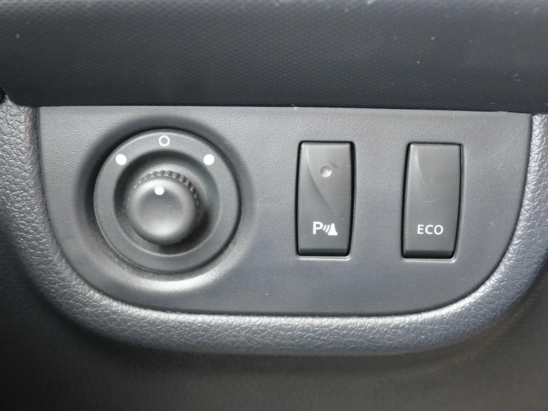 DACIA SANDERO - Miniature 16 sur 32 - Cliquer pour voir cette photo