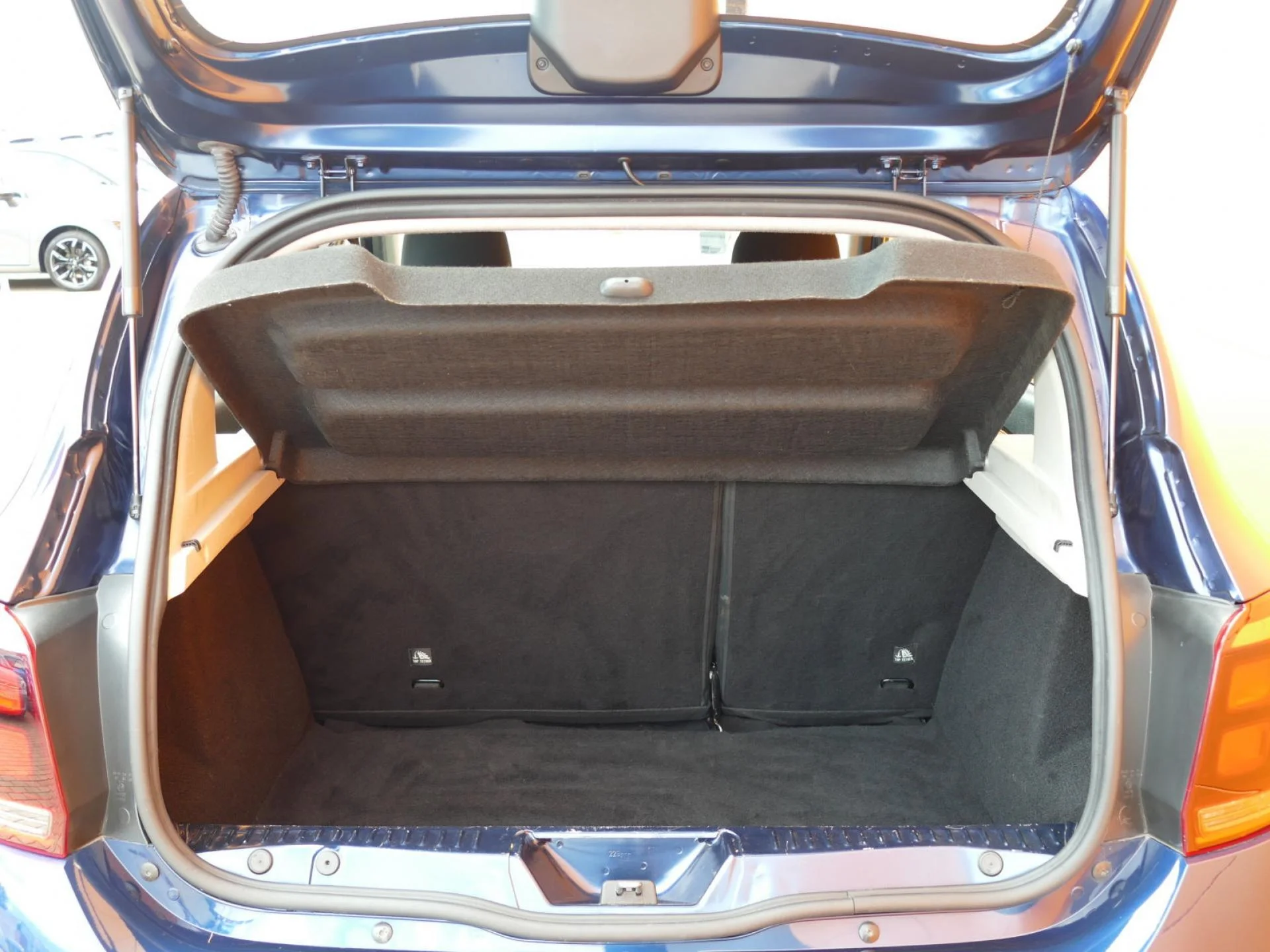 DACIA SANDERO - Miniature 8 sur 32 - Cliquer pour voir cette photo