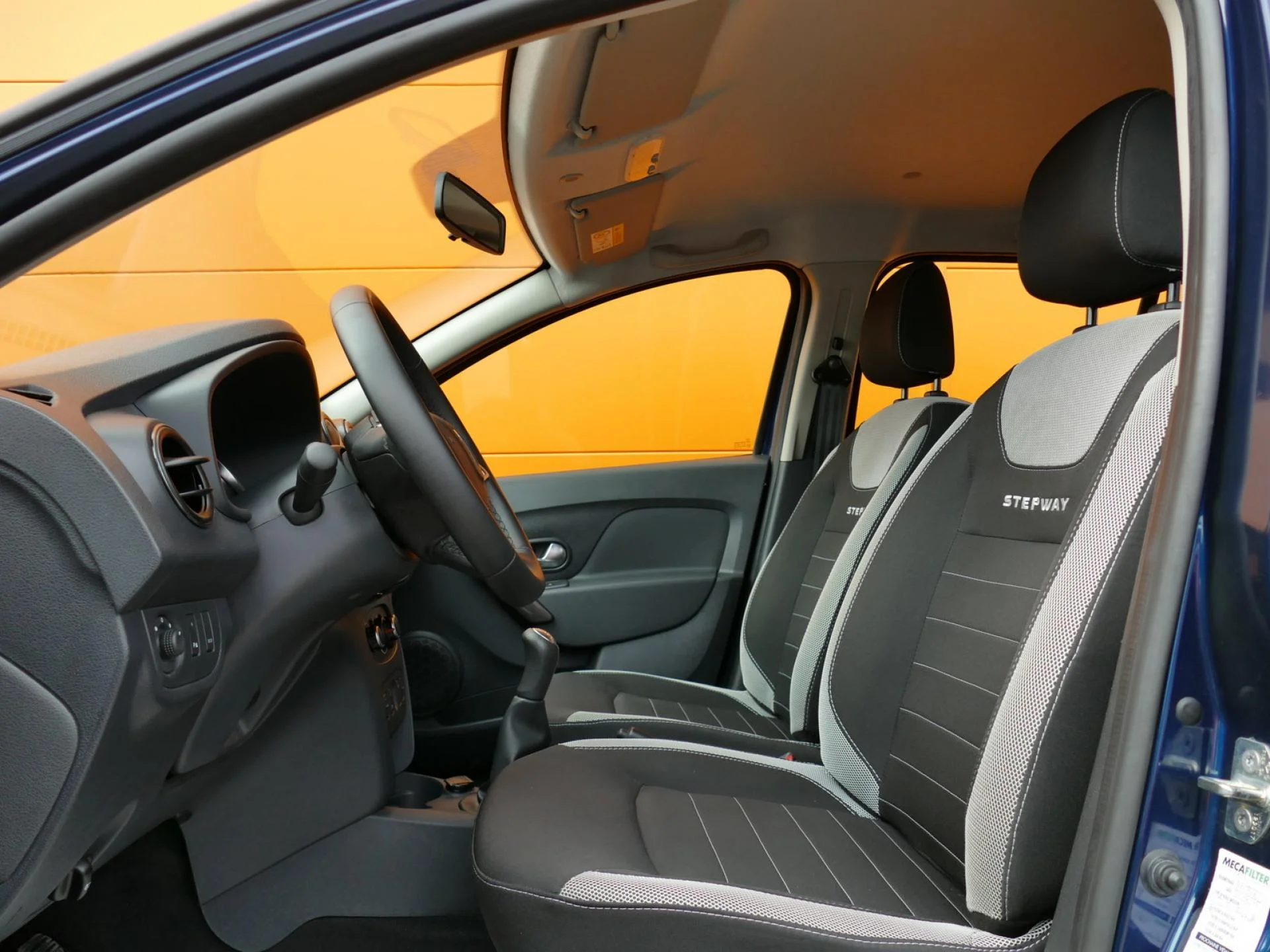 DACIA SANDERO - Miniature 6 sur 32 - Cliquer pour voir cette photo