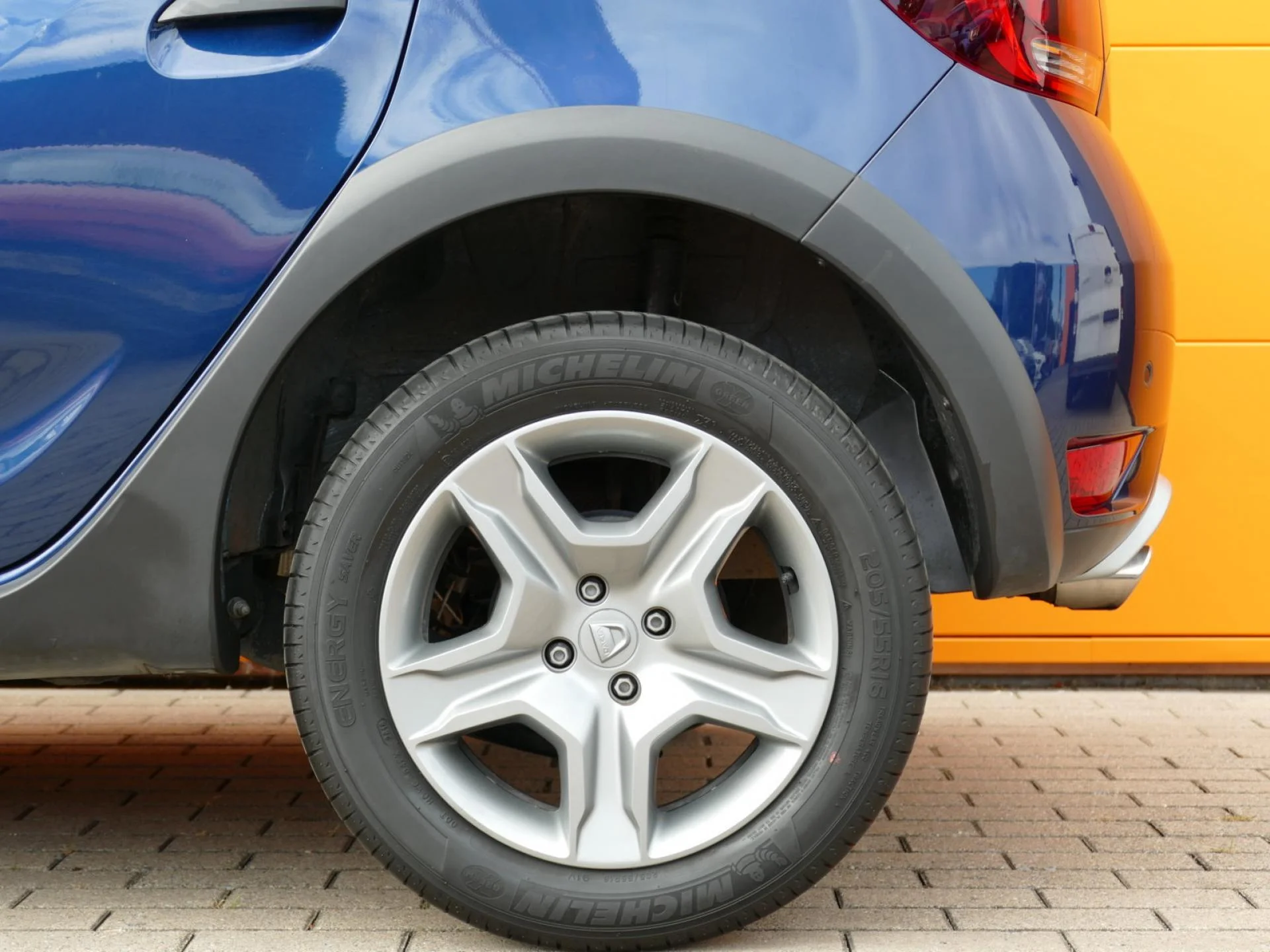 DACIA SANDERO - Miniature 32 sur 32 - Cliquer pour voir cette photo