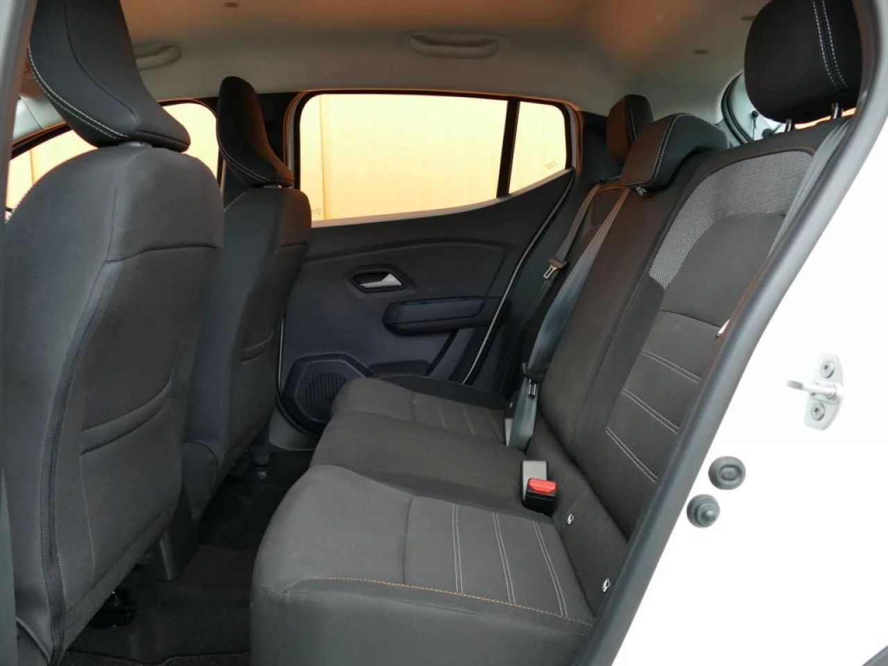 DACIA SANDERO - Miniature 5 sur 16 - Cliquer pour voir cette photo