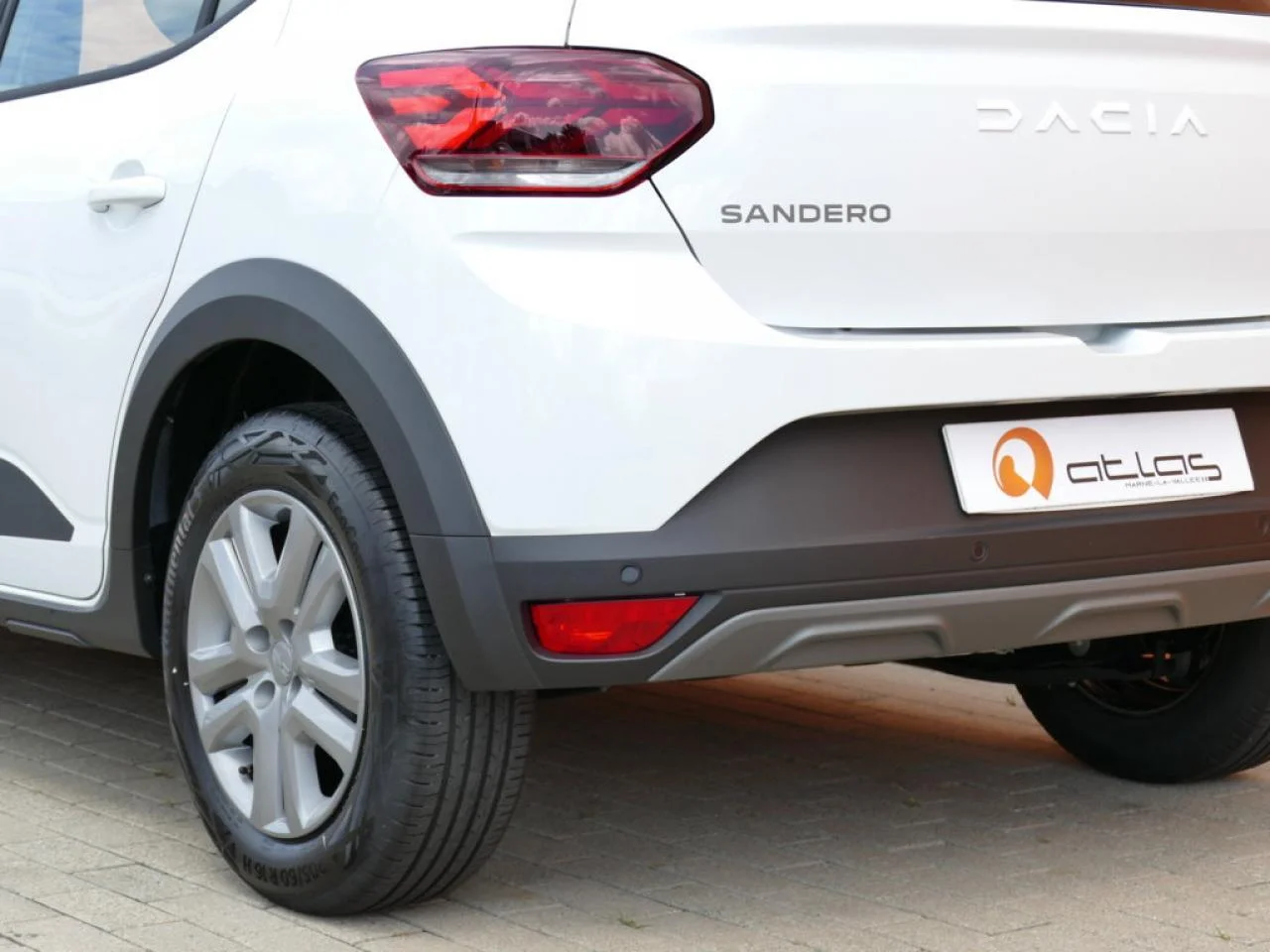 DACIA SANDERO - Miniature 15 sur 16 - Cliquer pour voir cette photo