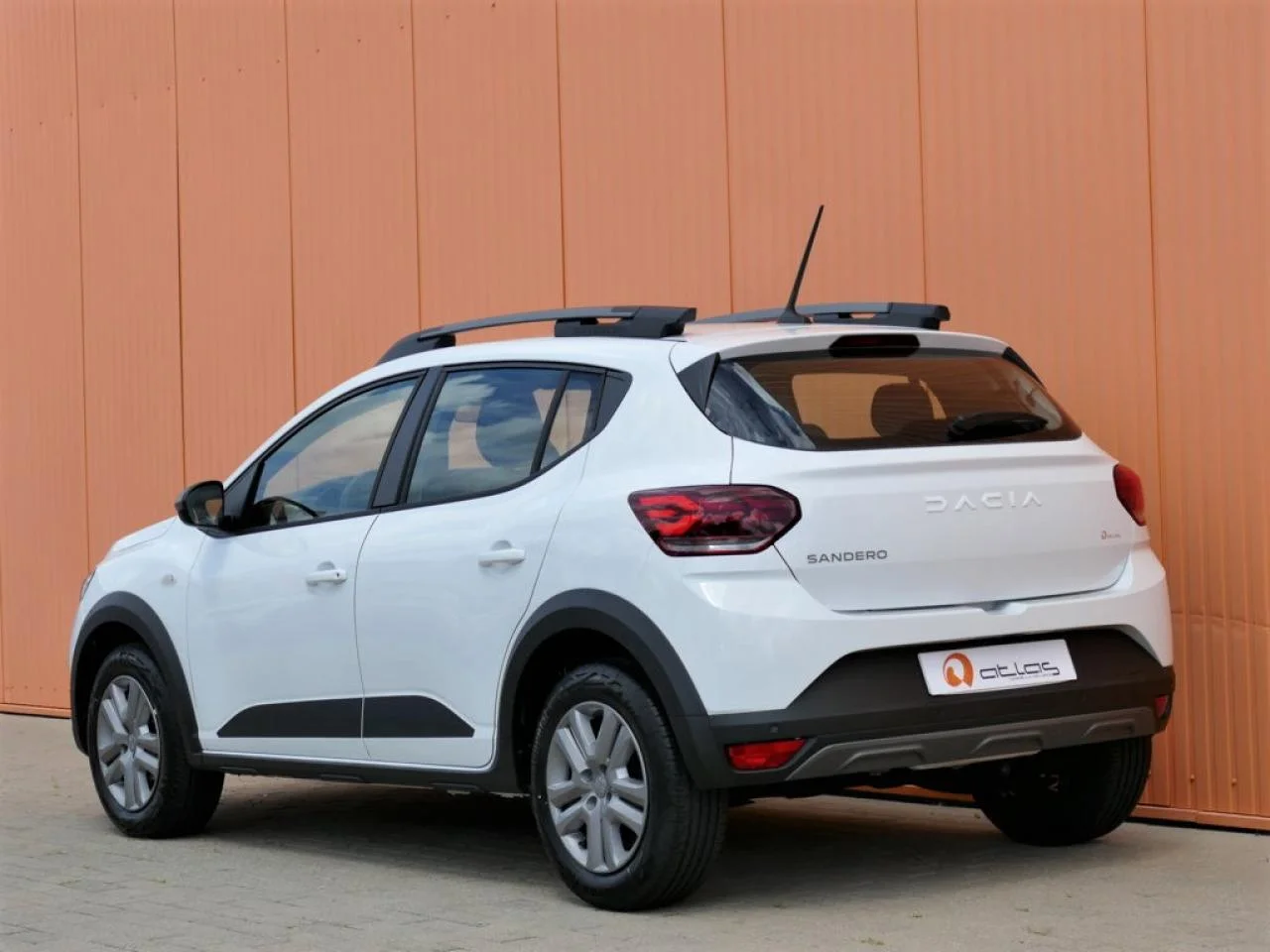 DACIA SANDERO - Miniature 4 sur 16 - Cliquer pour voir cette photo