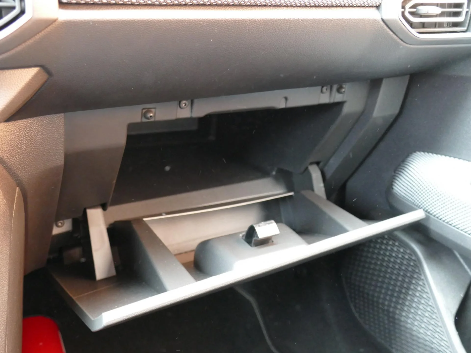 DACIA SANDERO - Miniature 21 sur 32 - Cliquer pour voir cette photo