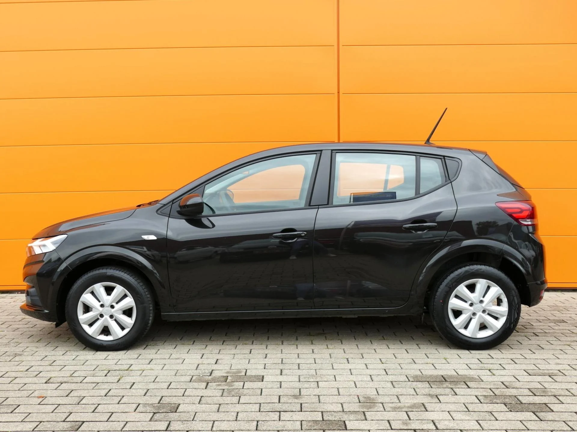 DACIA SANDERO - Miniature 3 sur 32 - Cliquer pour voir cette photo