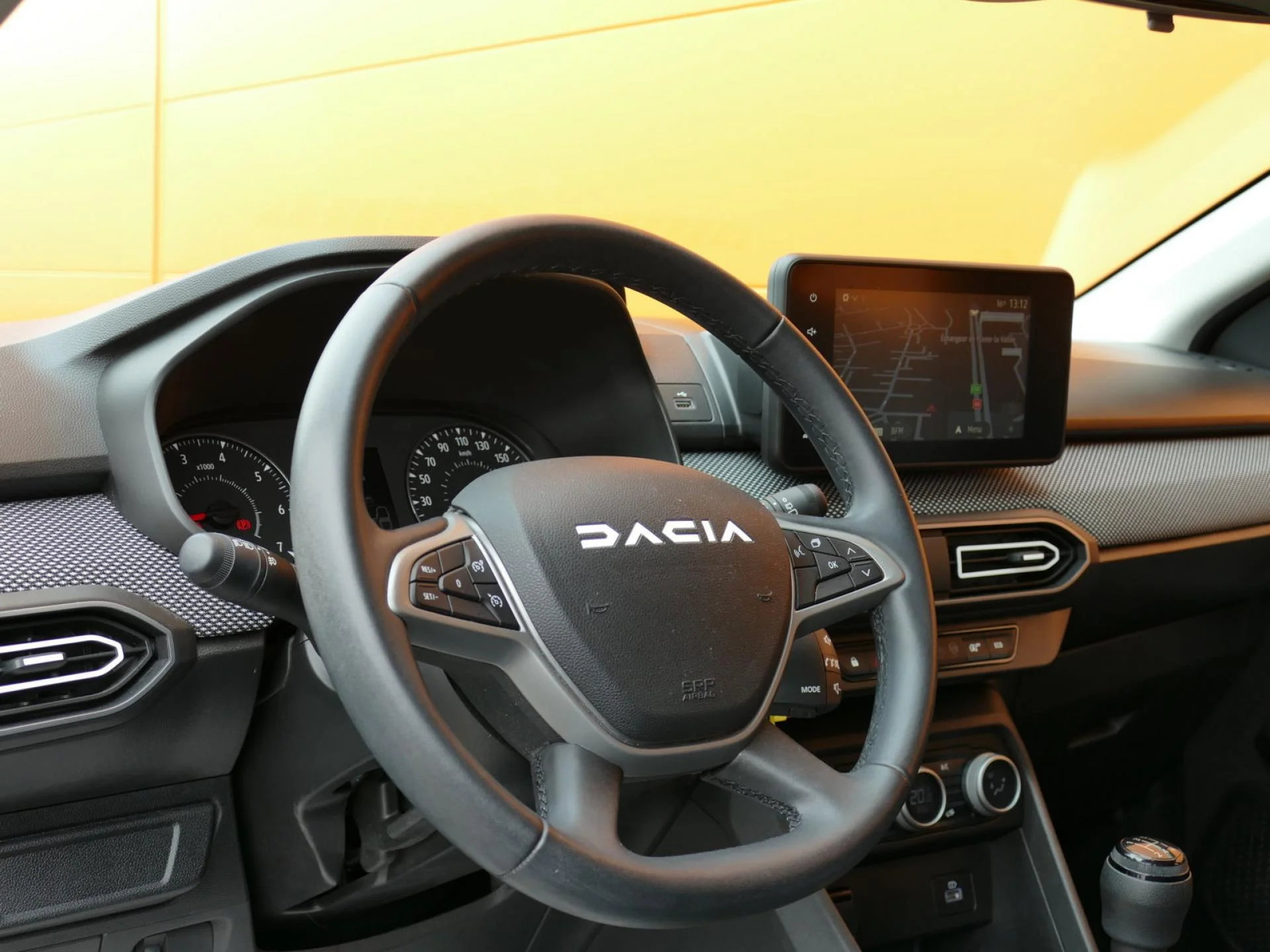 DACIA SANDERO - Miniature 16 sur 33 - Cliquer pour voir cette photo