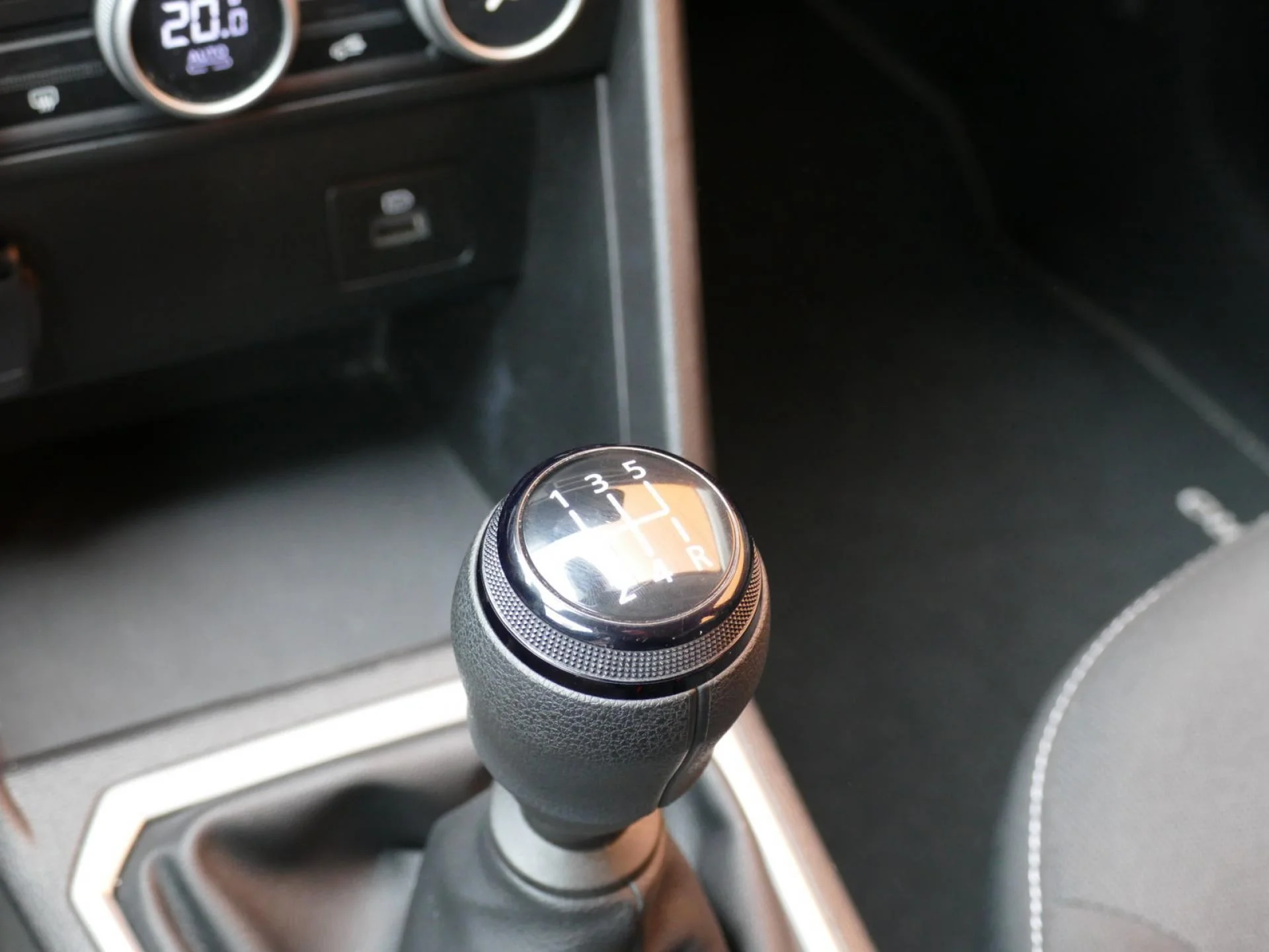 DACIA SANDERO - Miniature 21 sur 33 - Cliquer pour voir cette photo