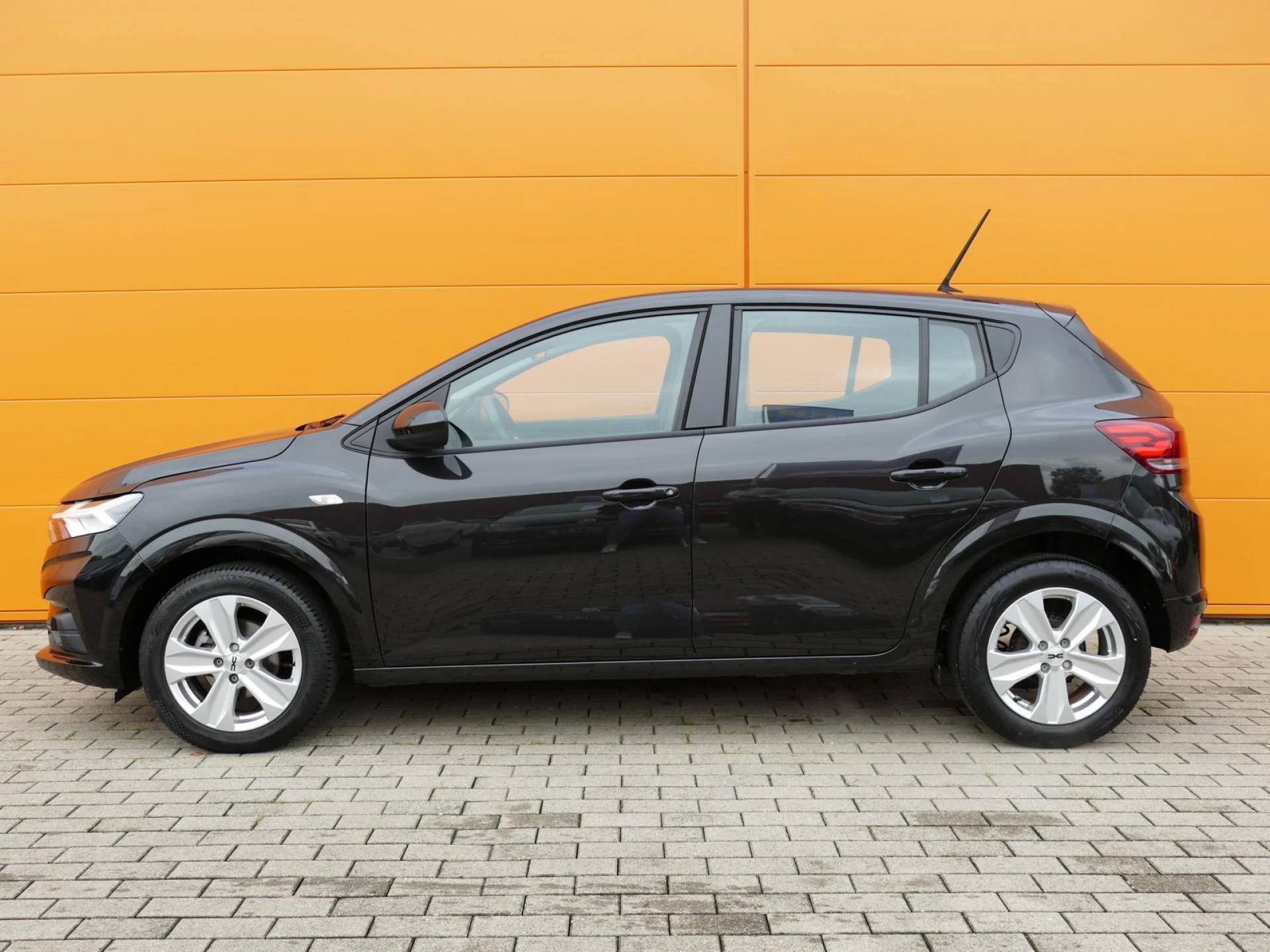 DACIA SANDERO - Miniature 3 sur 33 - Cliquer pour voir cette photo