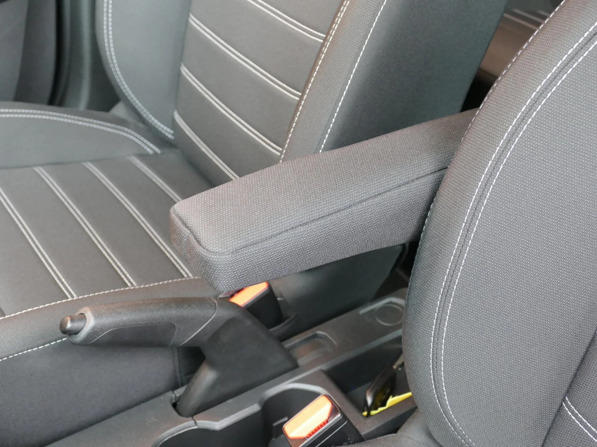 DACIA SANDERO - Miniature 22 sur 33 - Cliquer pour voir cette photo