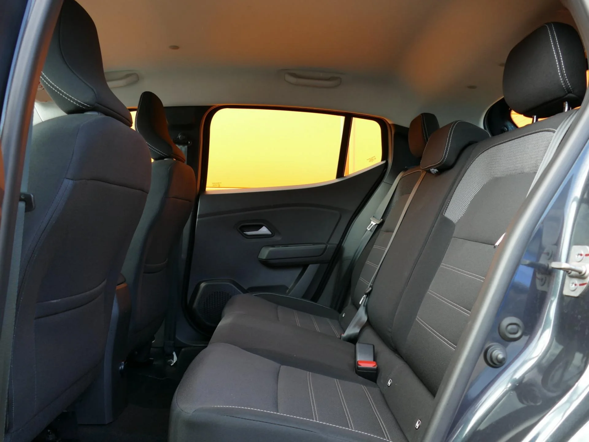 DACIA SANDERO - Miniature 7 sur 32 - Cliquer pour voir cette photo