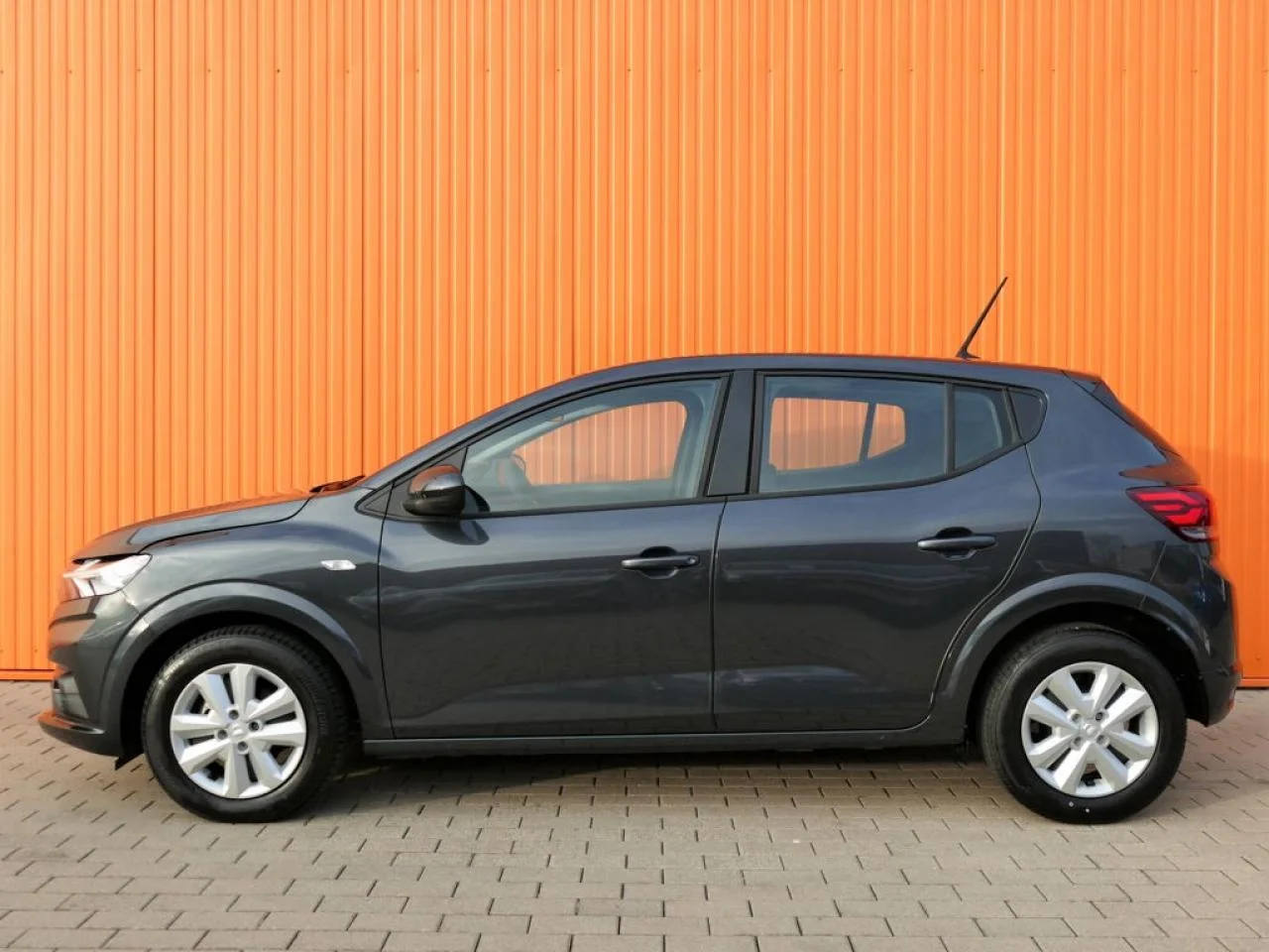 DACIA SANDERO - Miniature 27 sur 32 - Cliquer pour voir cette photo