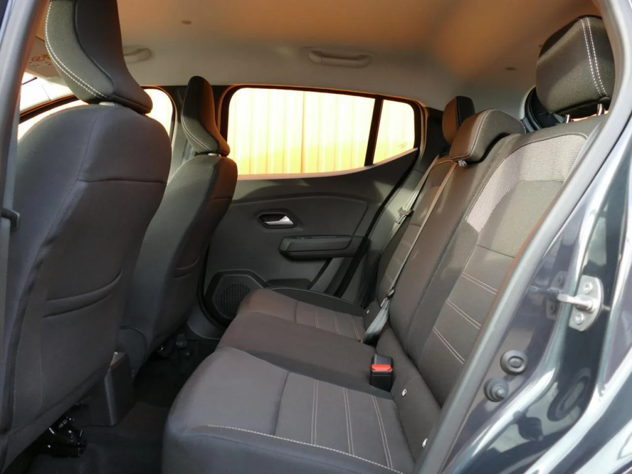 DACIA SANDERO - Miniature 20 sur 32 - Cliquer pour voir cette photo