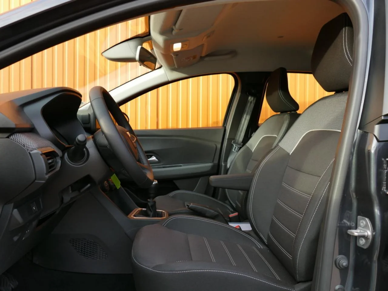 DACIA SANDERO - Miniature 5 sur 32 - Cliquer pour voir cette photo