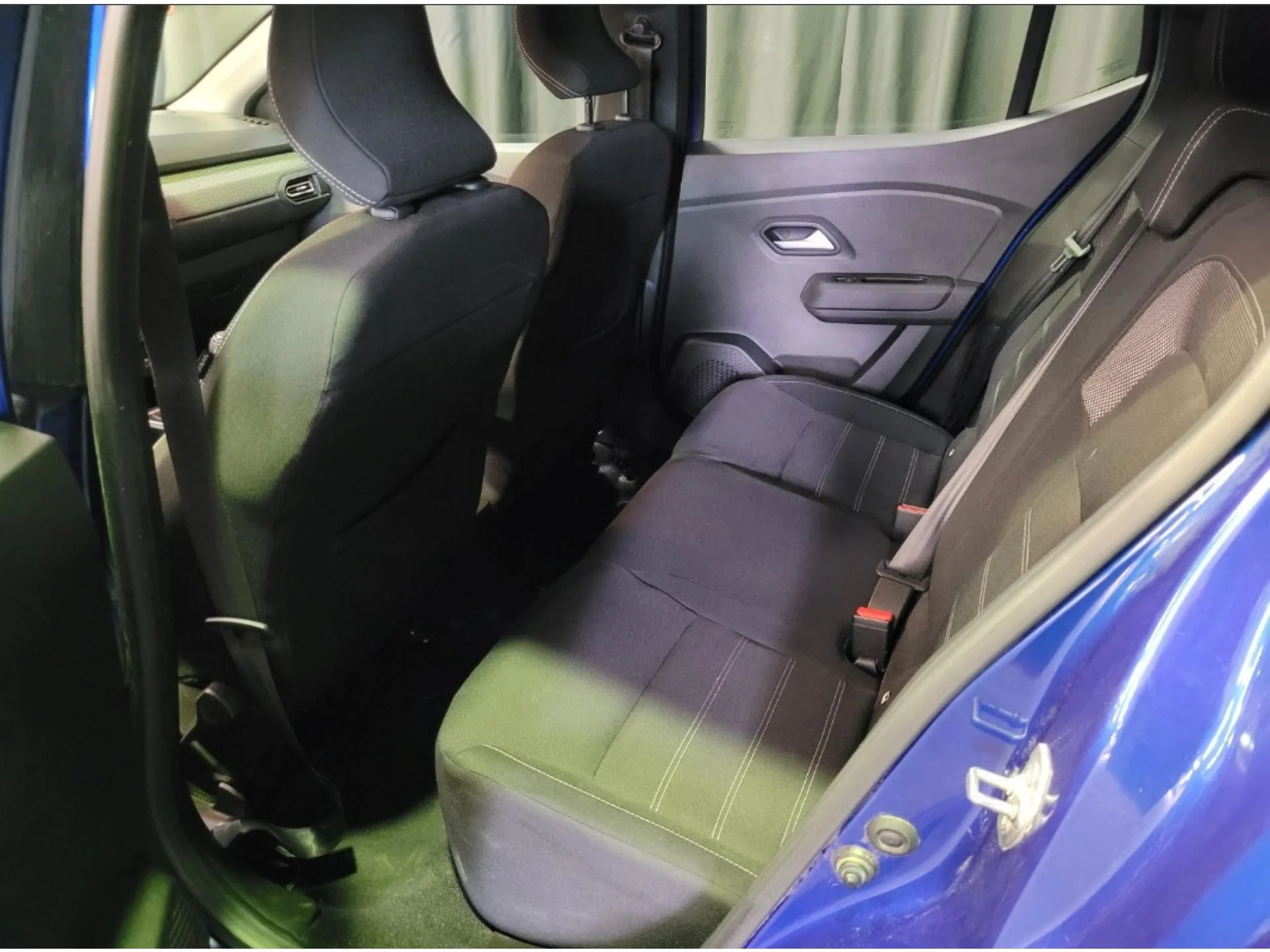 DACIA SANDERO - Miniature 8 sur 9 - Cliquer pour voir cette photo