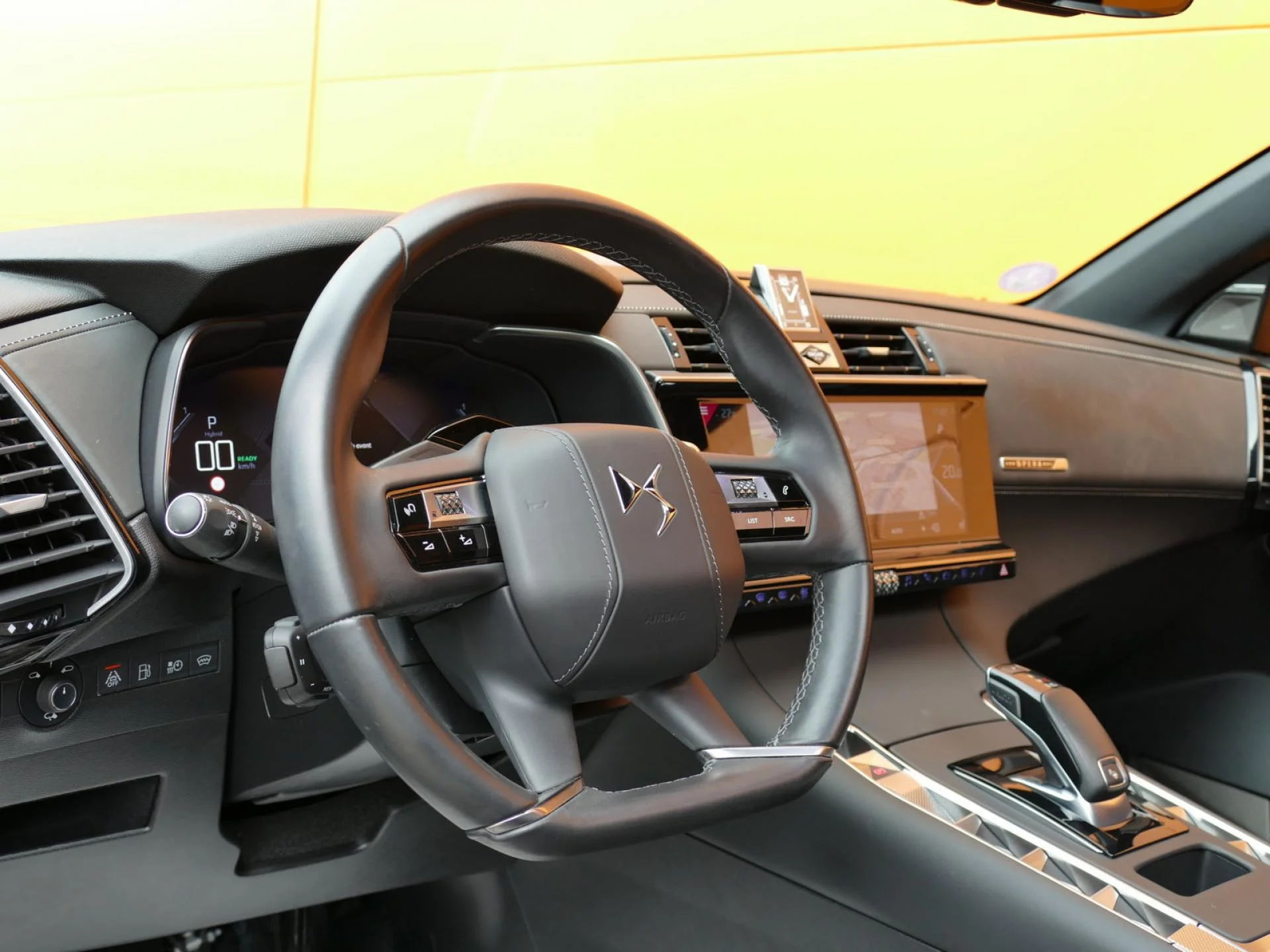 DS DS 7 CROSSBACK - Miniature 18 sur 36 - Cliquer pour voir cette photo