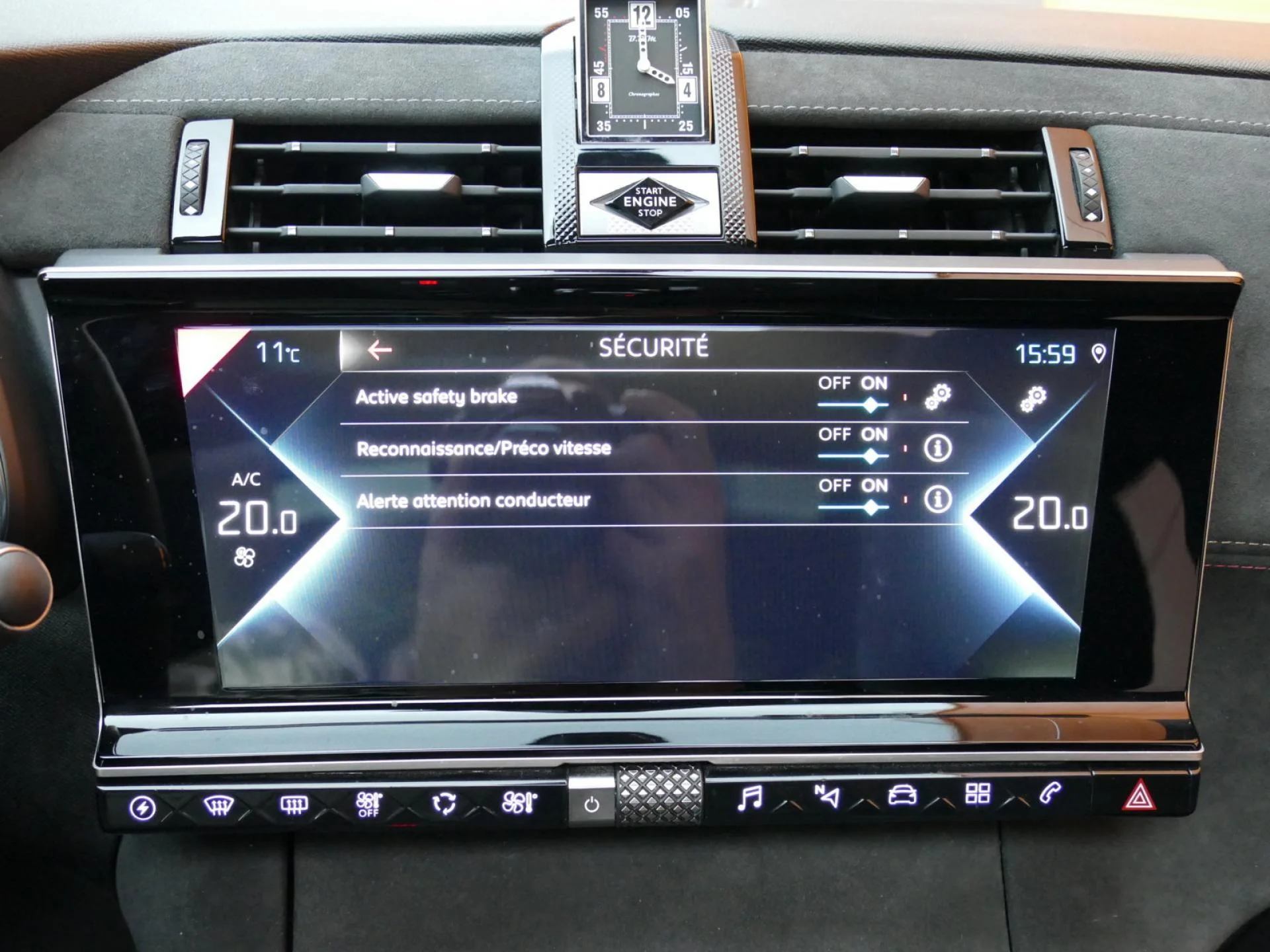 DS DS 7 CROSSBACK - Miniature 10 sur 33 - Cliquer pour voir cette photo