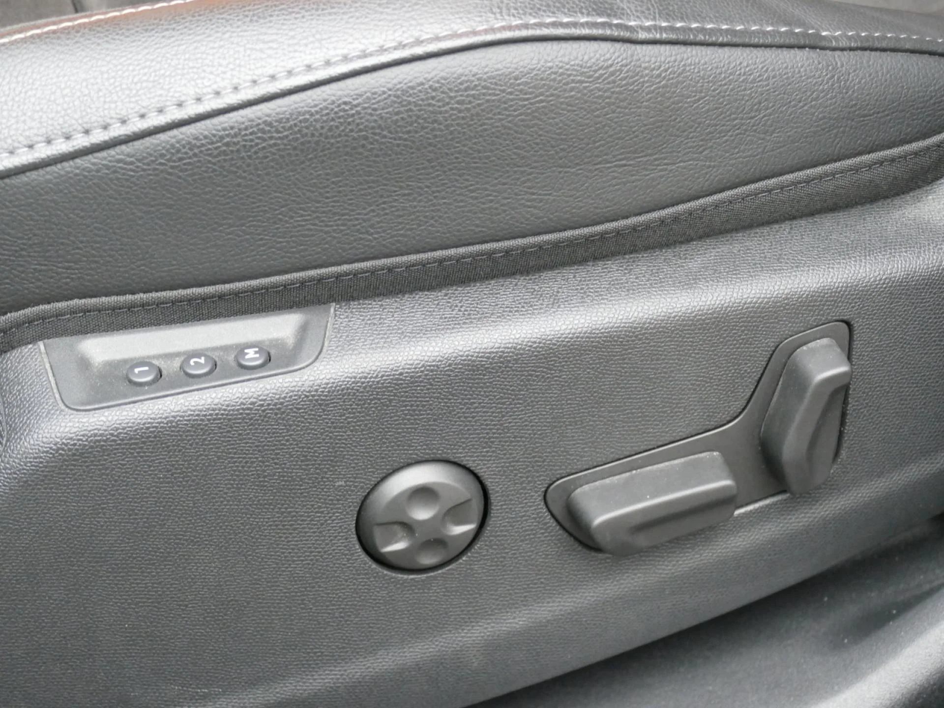 DS DS 7 CROSSBACK - Miniature 18 sur 33 - Cliquer pour voir cette photo