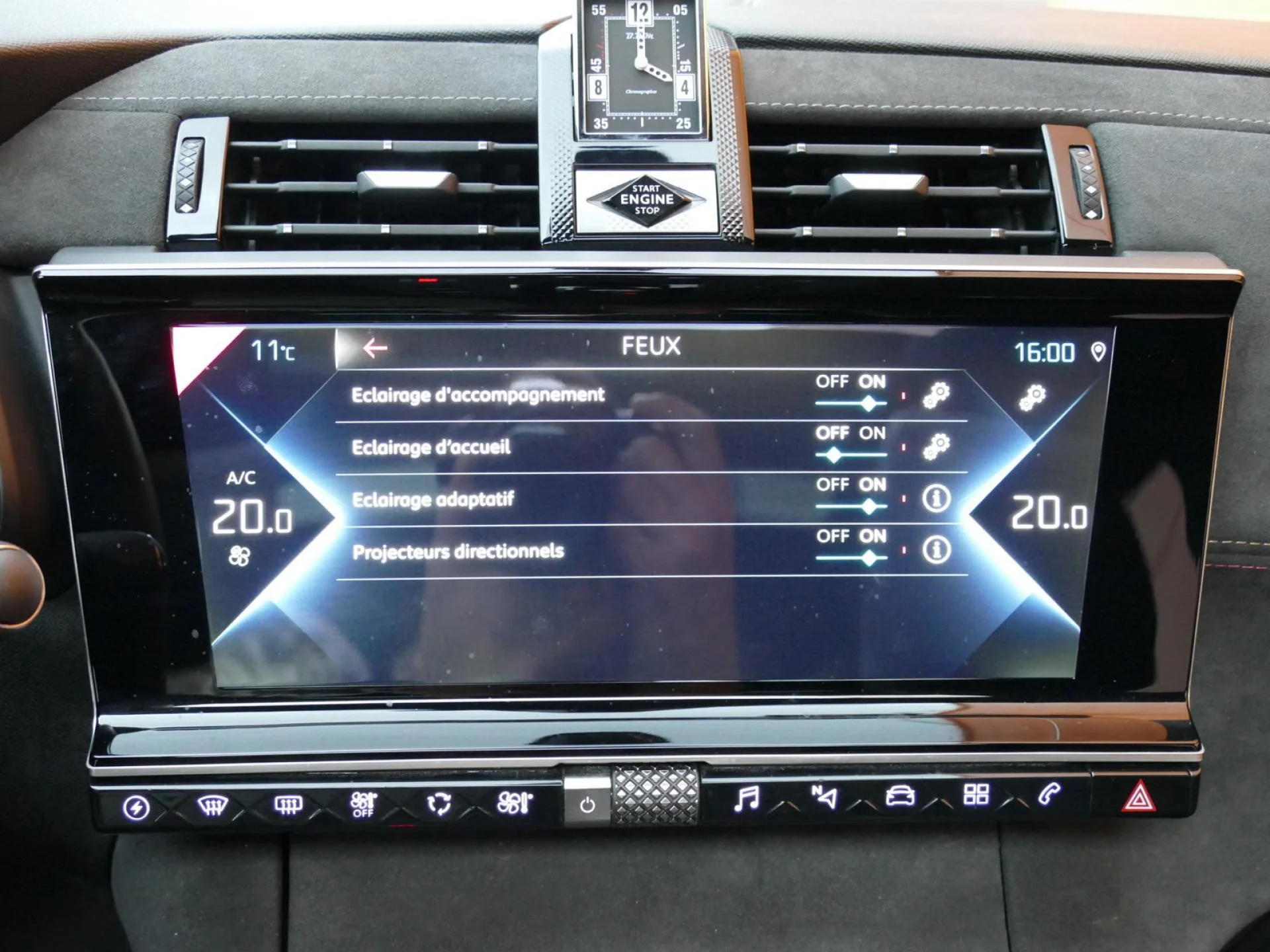 DS DS 7 CROSSBACK - Miniature 13 sur 33 - Cliquer pour voir cette photo