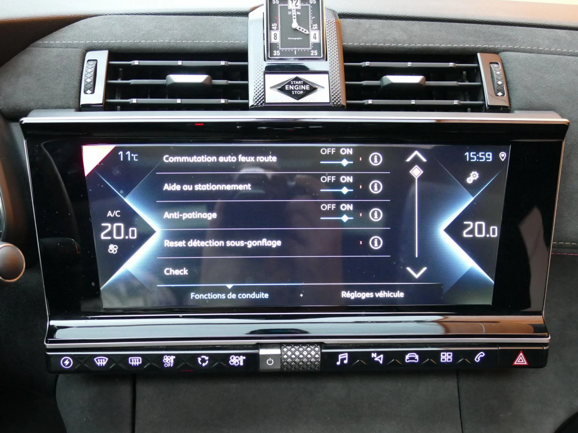 DS DS 7 CROSSBACK - Miniature 11 sur 33 - Cliquer pour voir cette photo