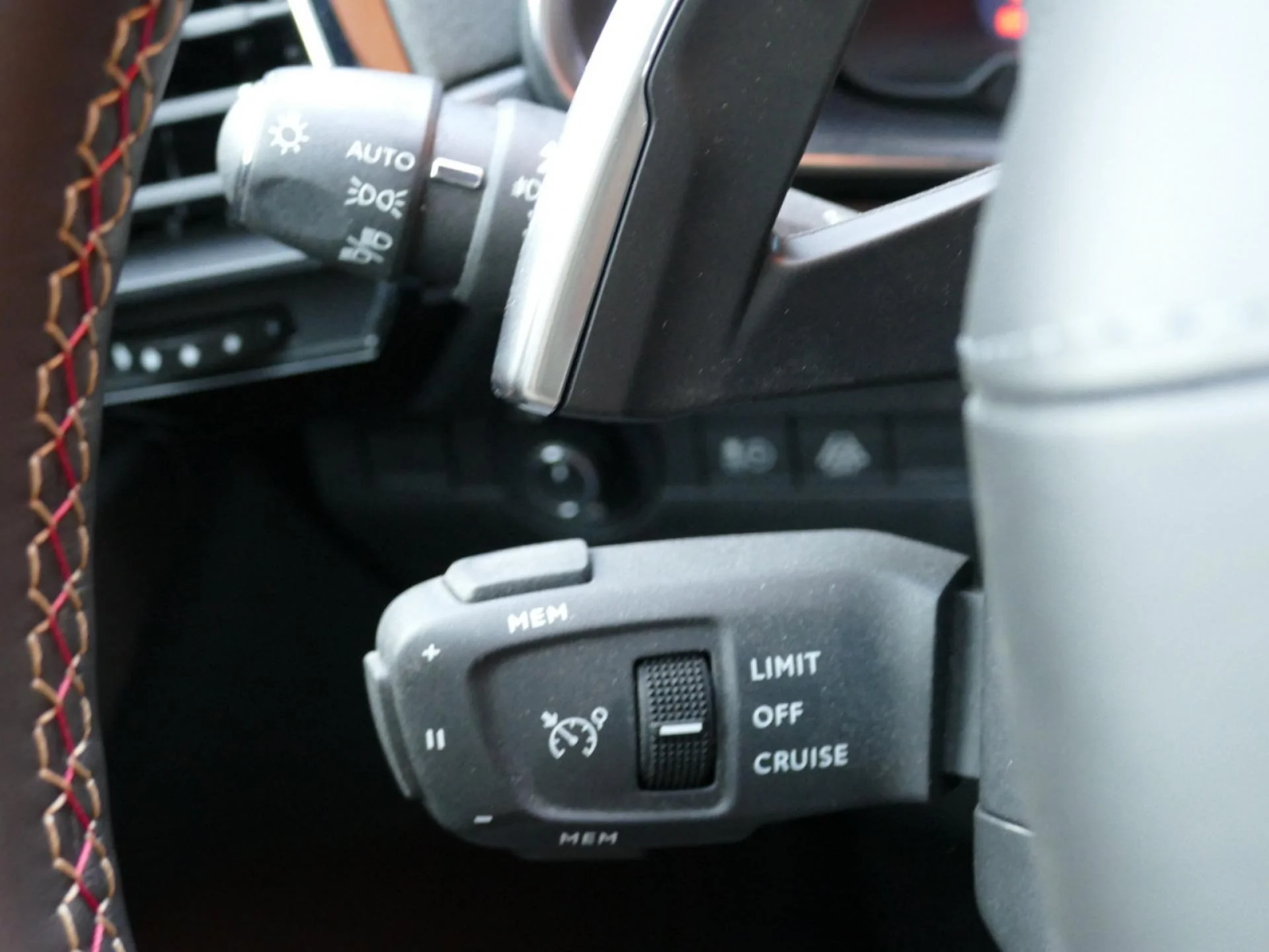 DS DS 7 CROSSBACK - Miniature 23 sur 33 - Cliquer pour voir cette photo