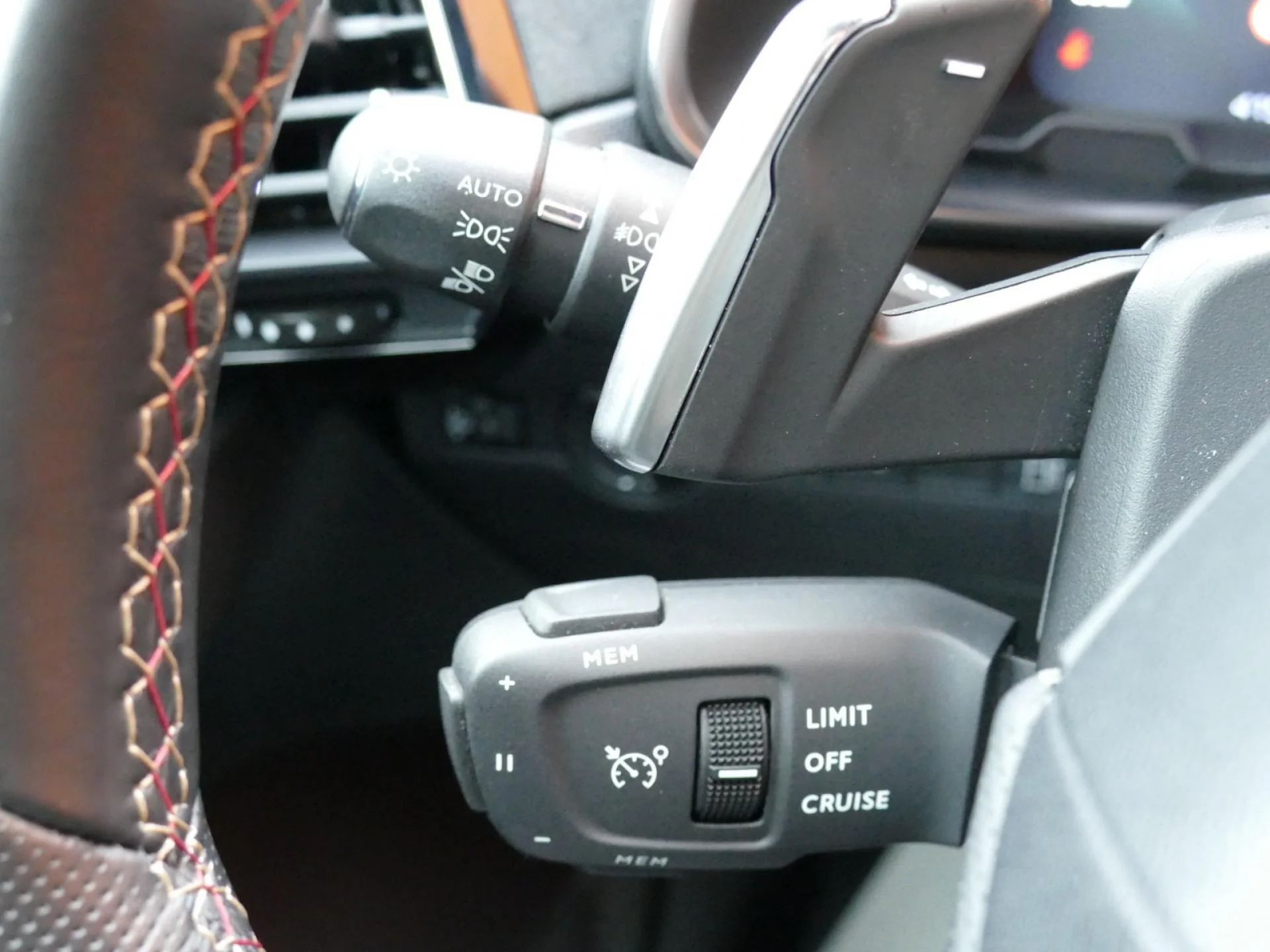 DS DS 7 CROSSBACK - Miniature 22 sur 31 - Cliquer pour voir cette photo