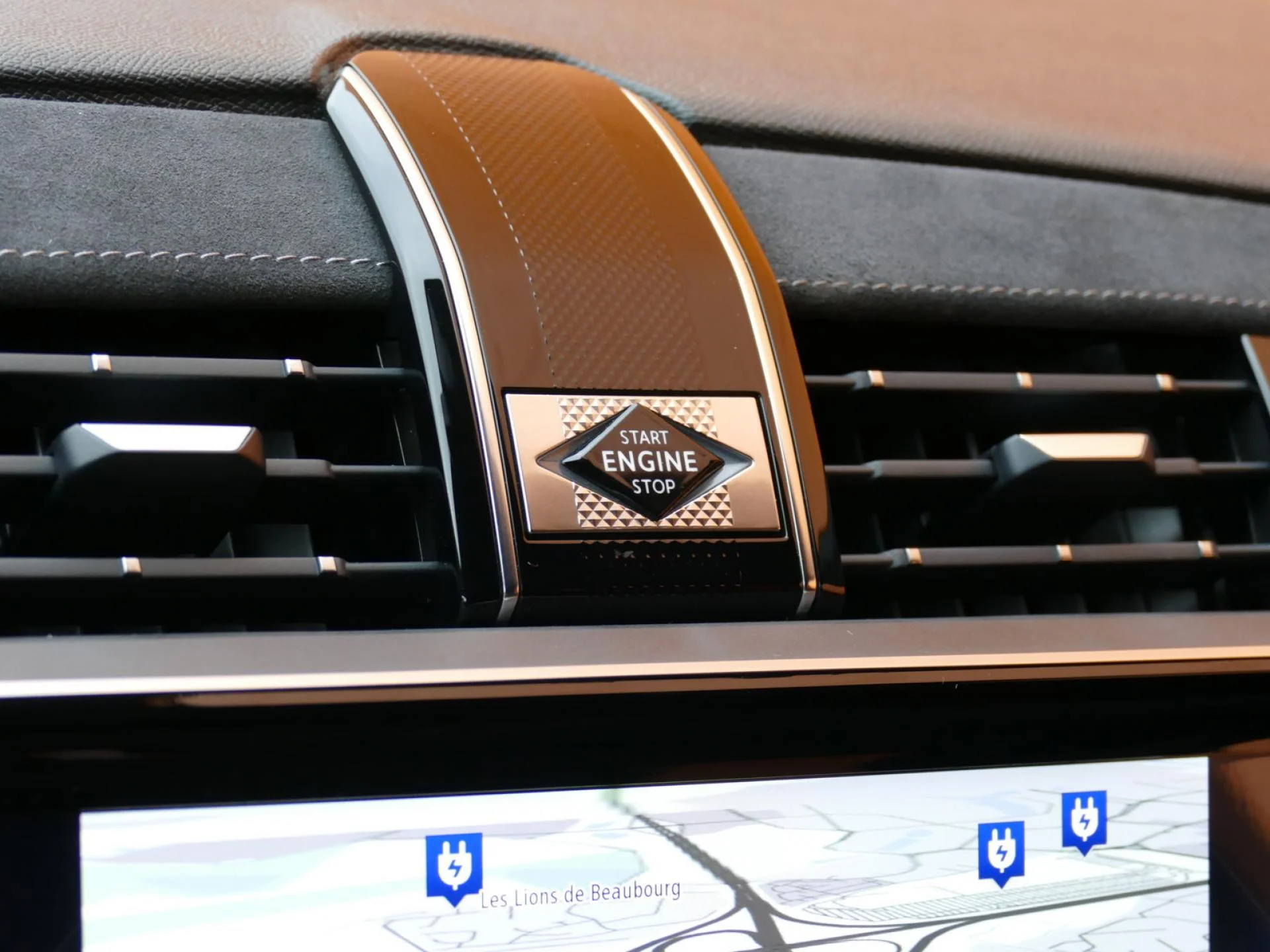 DS DS 7 CROSSBACK - Miniature 21 sur 31 - Cliquer pour voir cette photo