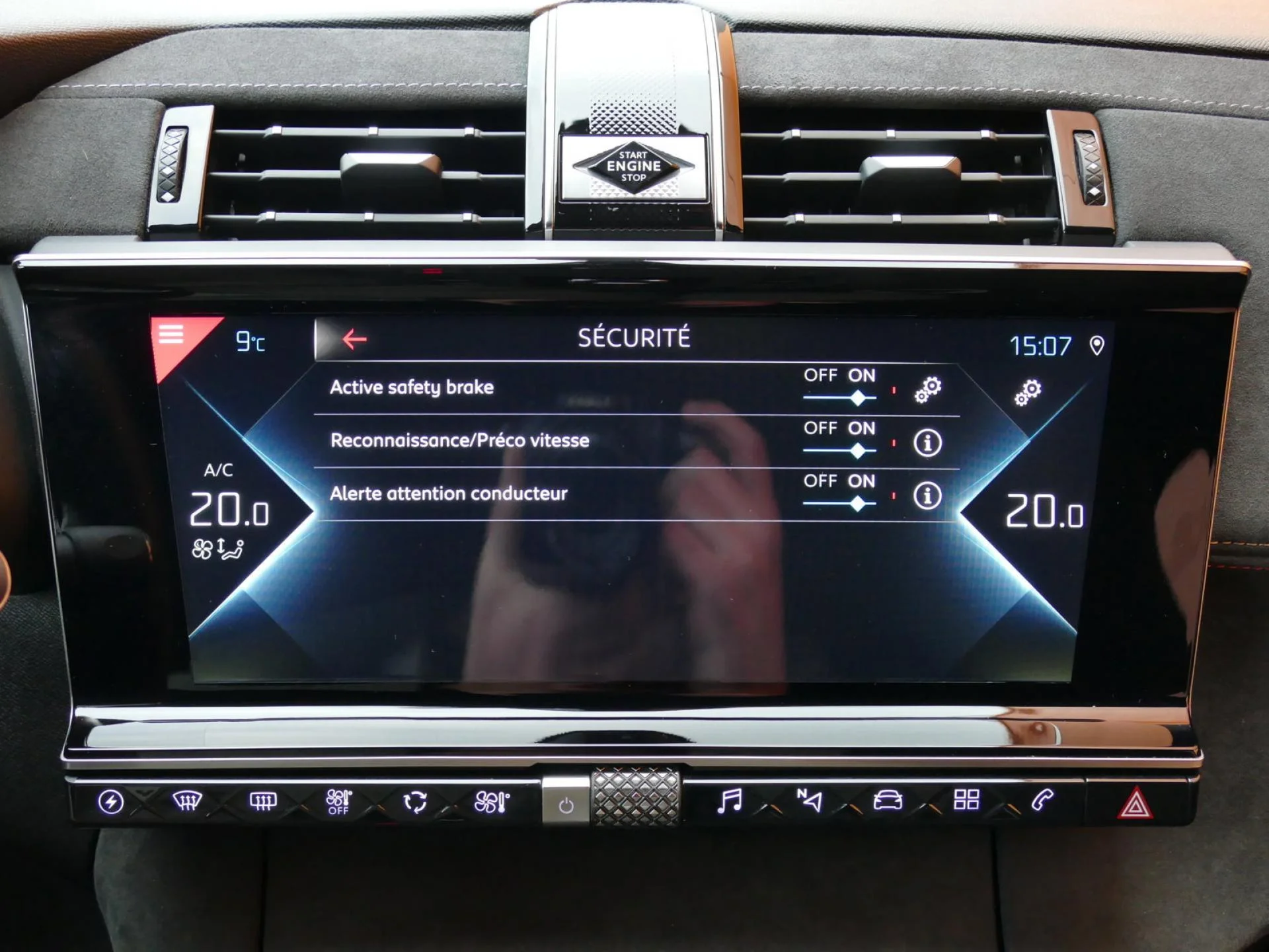 DS DS 7 CROSSBACK - Miniature 12 sur 31 - Cliquer pour voir cette photo
