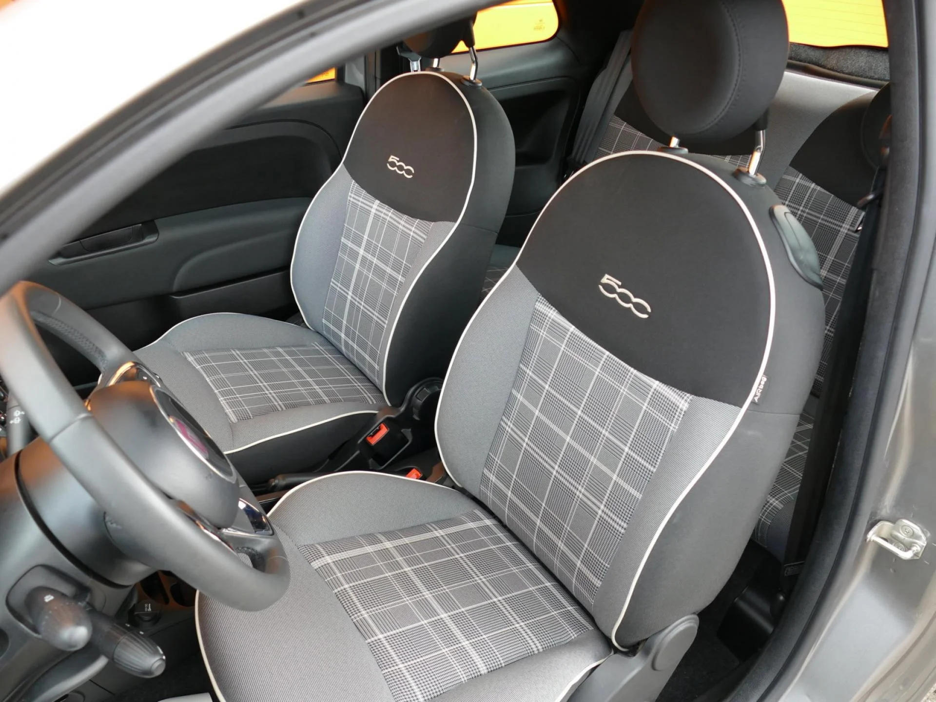 FIAT 500 - Miniature 7 sur 32 - Cliquer pour voir cette photo