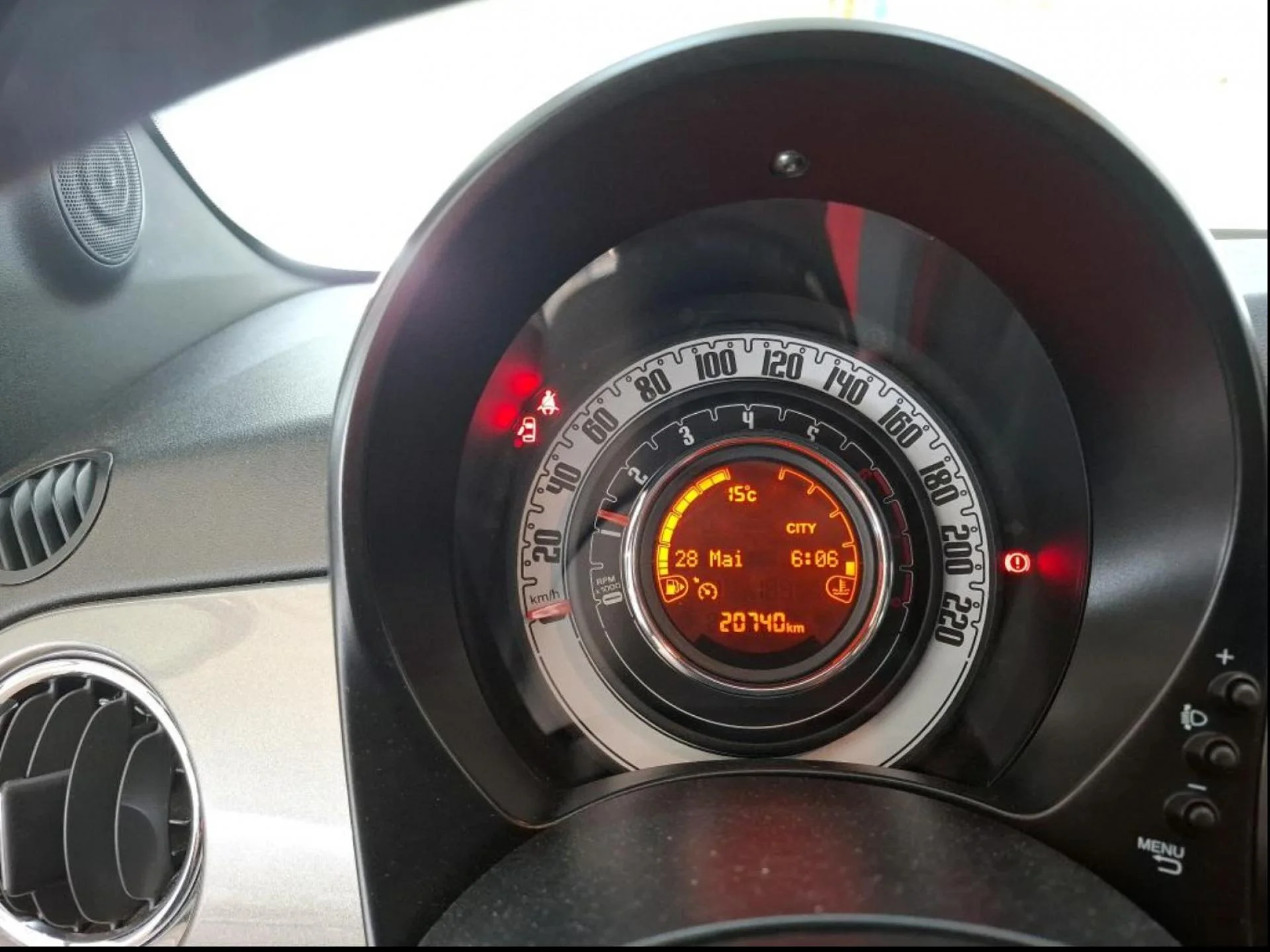 FIAT 500 - Miniature 20 sur 32 - Cliquer pour voir cette photo