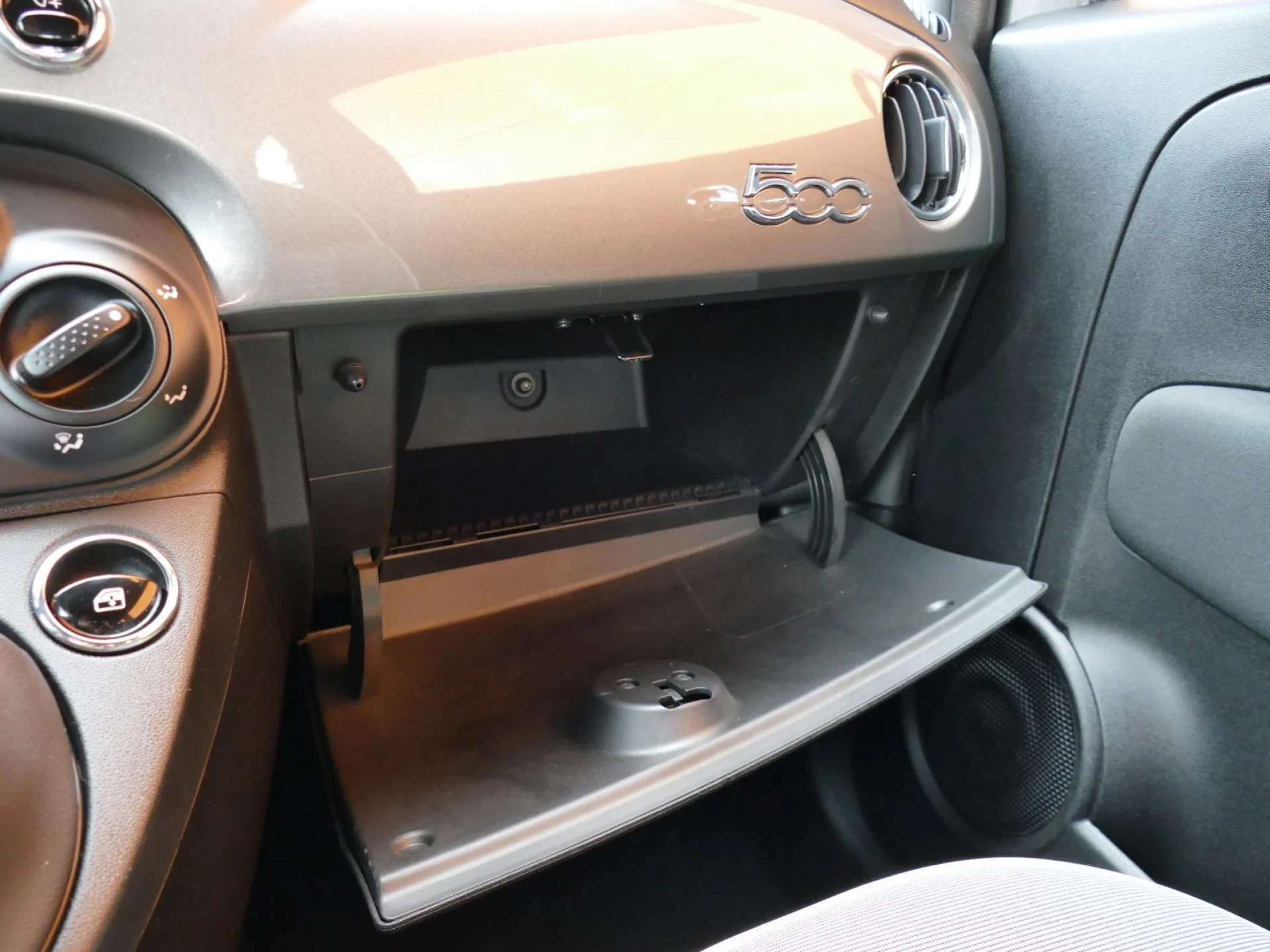 FIAT 500 - Miniature 19 sur 32 - Cliquer pour voir cette photo