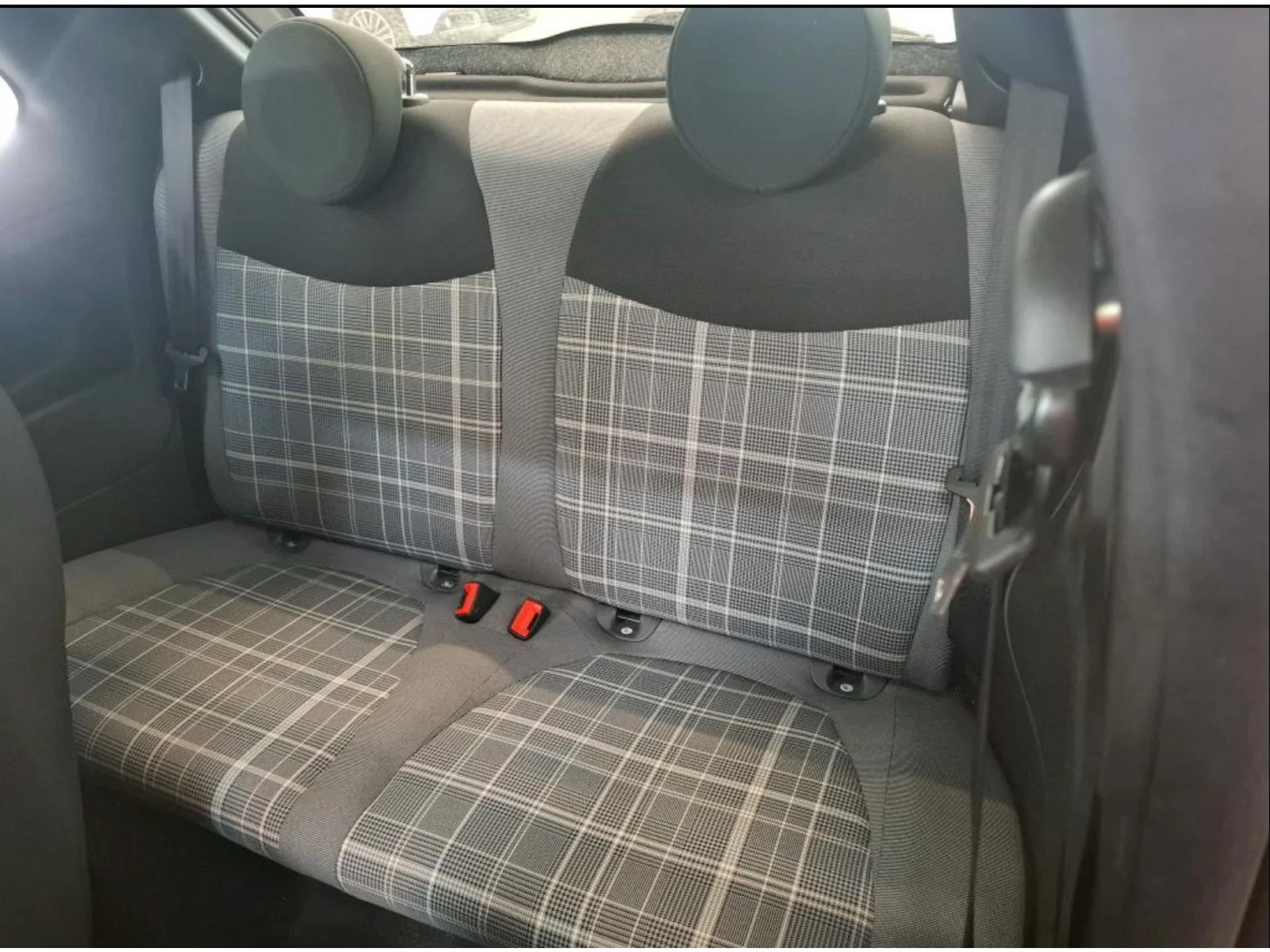 FIAT 500 - Miniature 9 sur 32 - Cliquer pour voir cette photo