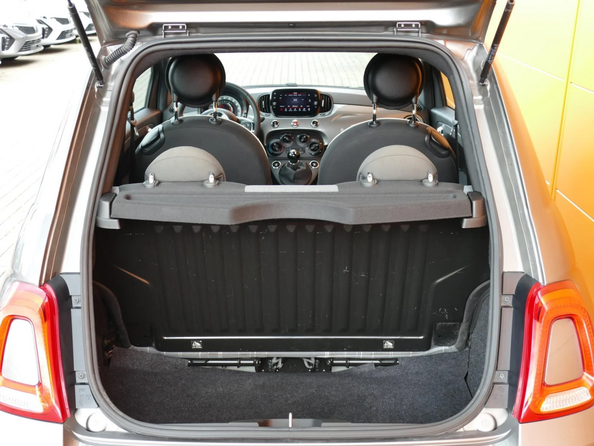FIAT 500 - Miniature 9 sur 32 - Cliquer pour voir cette photo