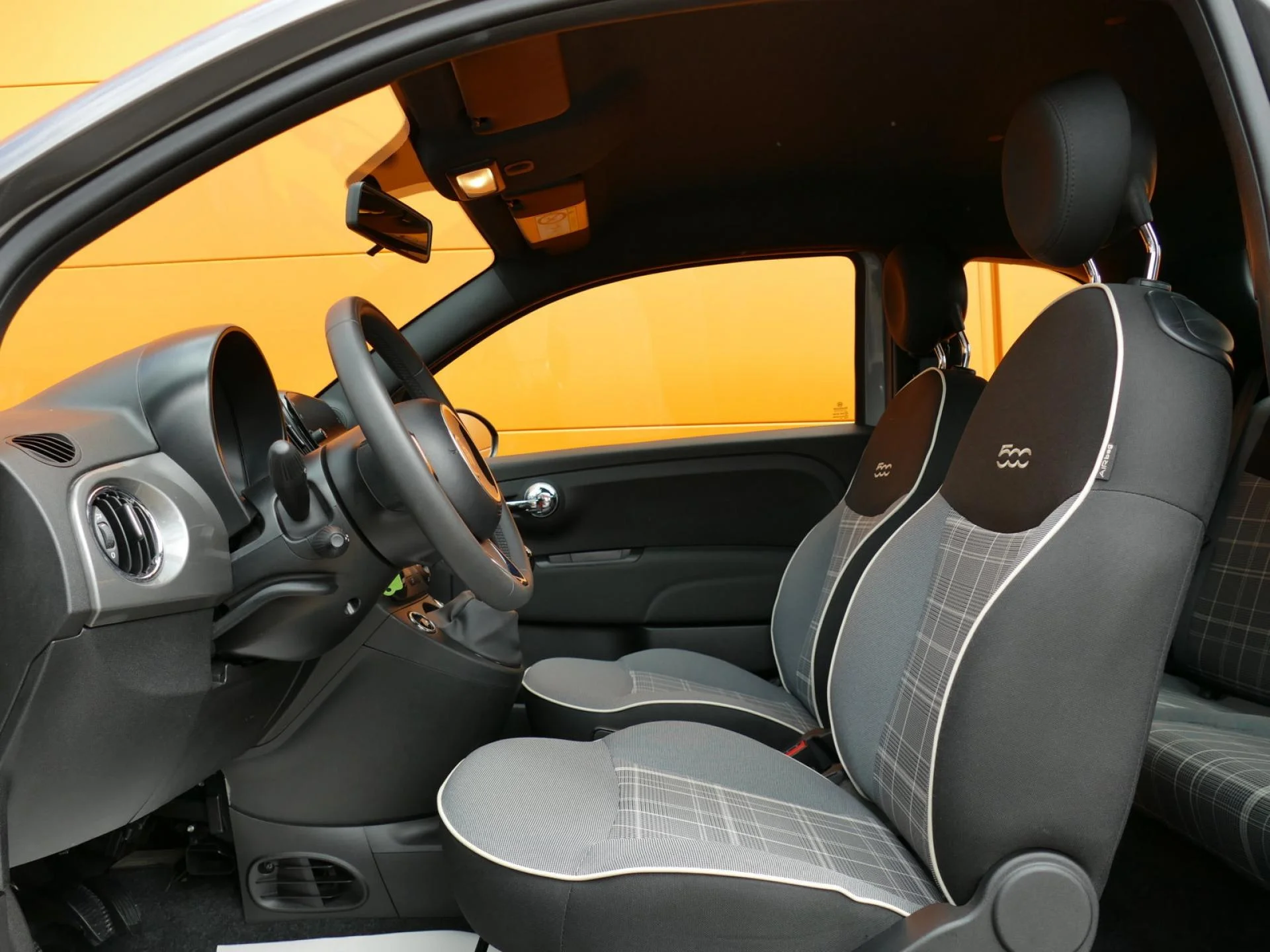 FIAT 500 - Miniature 6 sur 32 - Cliquer pour voir cette photo