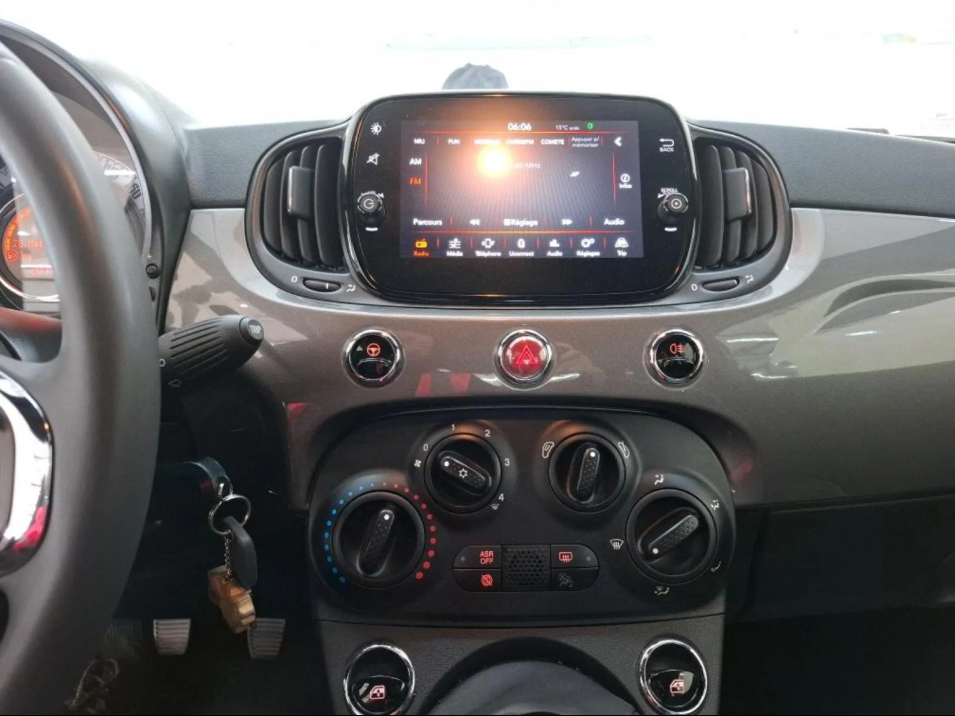 FIAT 500 - Miniature 23 sur 32 - Cliquer pour voir cette photo