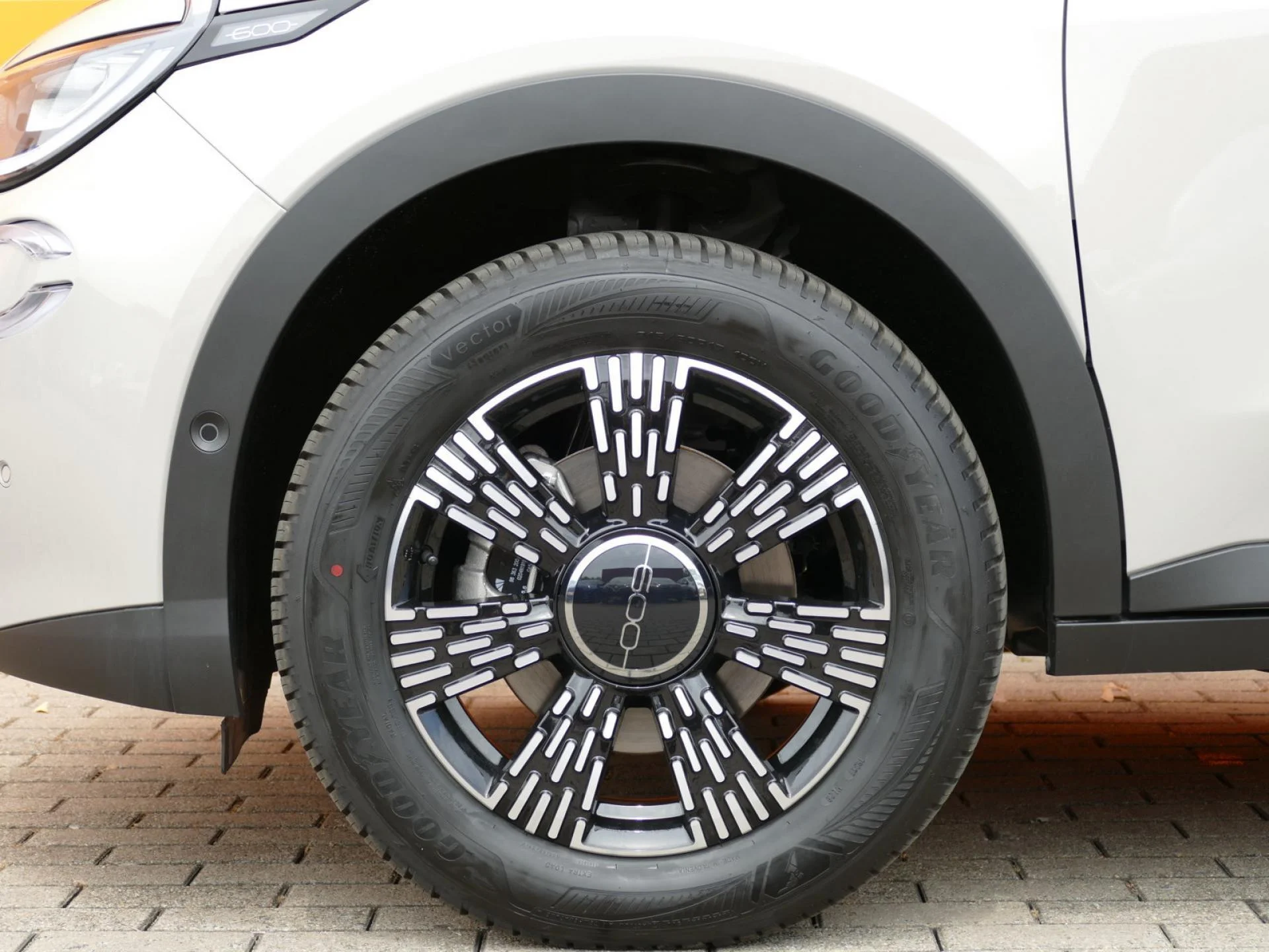 FIAT FIAT 600 - Miniature 33 sur 34 - Cliquer pour voir cette photo