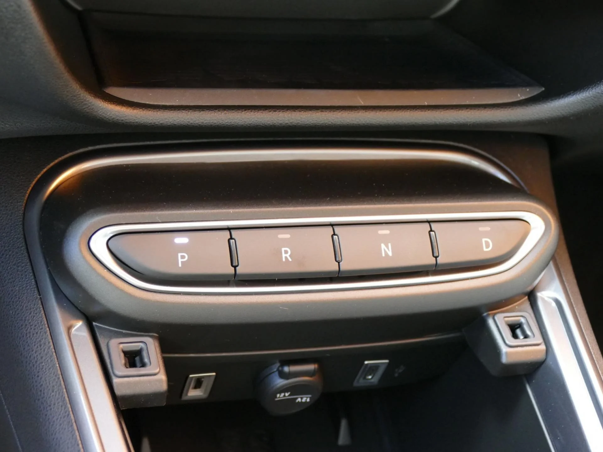 FIAT FIAT 600 - Miniature 18 sur 36 - Cliquer pour voir cette photo