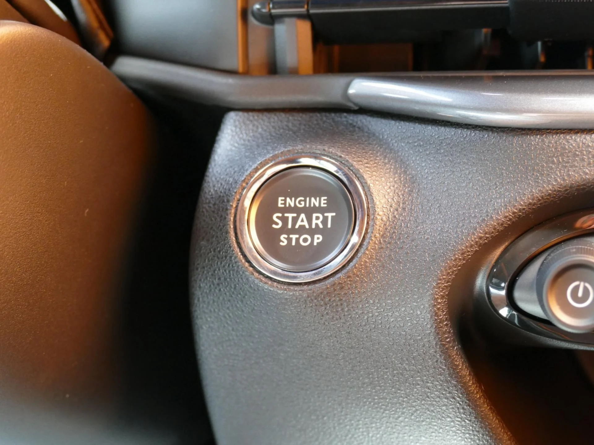 FIAT FIAT 600 - Miniature 22 sur 35 - Cliquer pour voir cette photo