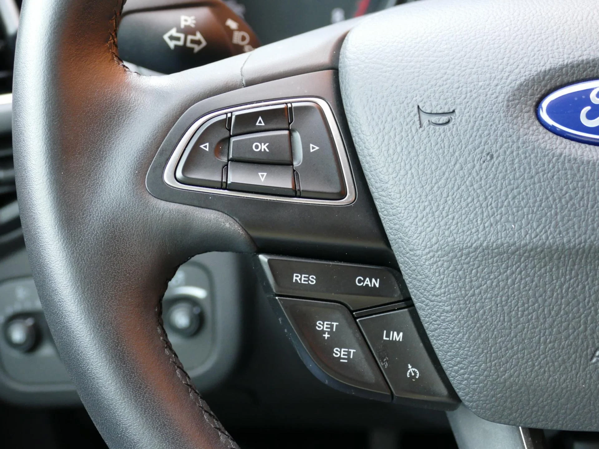 FORD C-MAX - Miniature 16 sur 32 - Cliquer pour voir cette photo